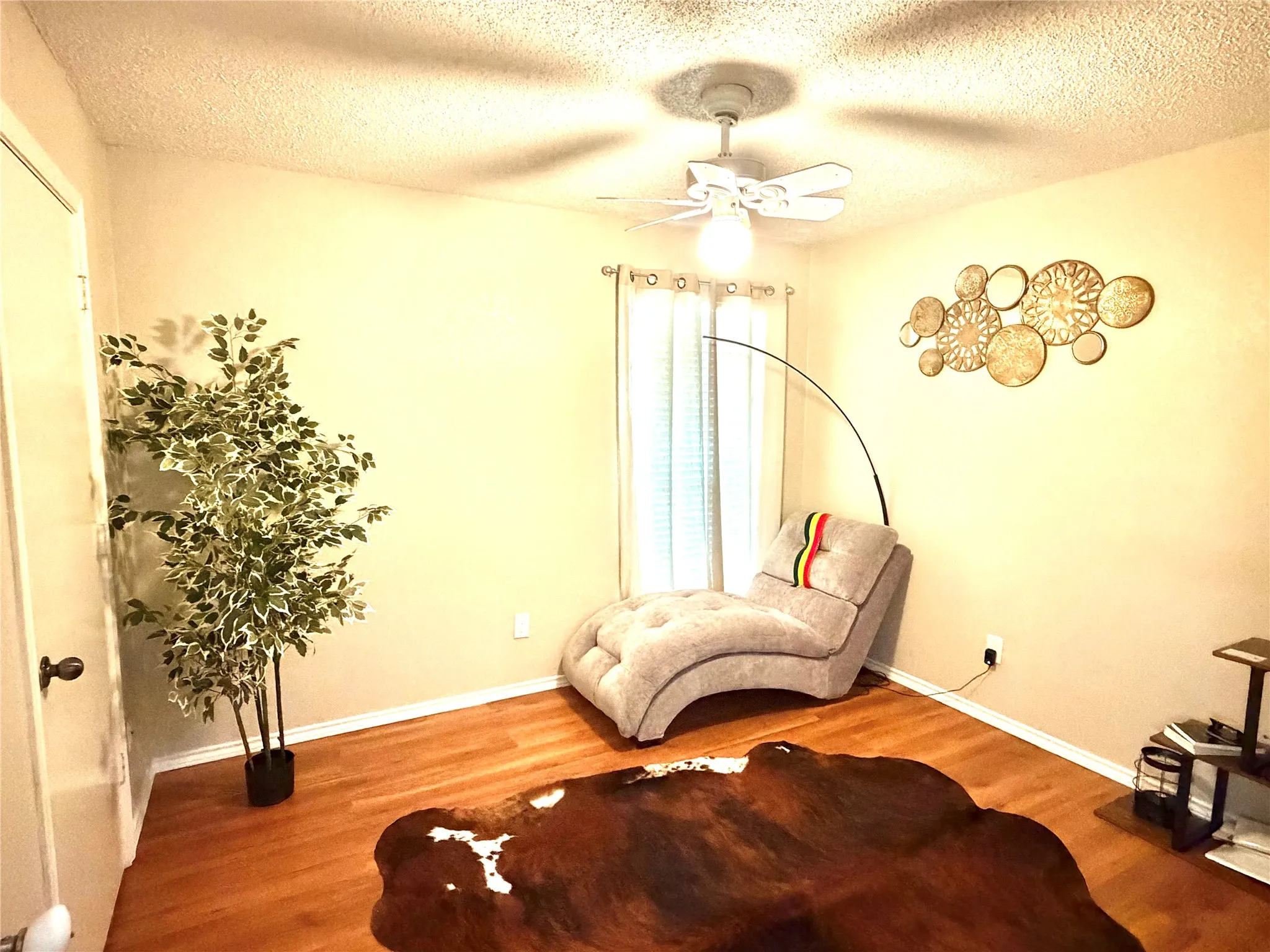 Single Family Residence For Sale in Dallas County , 2313 Lakeshore Lane, Rowlett, Texas 75088, 3 Bedroom, 2 Bathroom, 2 Garage spaces, 1,545 Sqft, built in 1985, mls#21362323, Real Estate Agent in Rowlett, Homes For Sale in Dallas county, Homes For Sale in Rowlett, Realtor in Rowlett Texas, Real Estate Brokerage Independent Realty Texas, Luminita Cordes Realtor