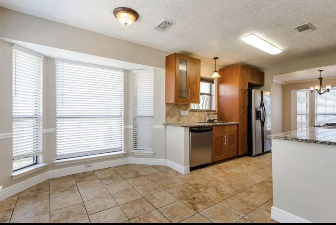 Single Family Residence For Sale in Dallas County , 2313 Lakeshore Lane, Rowlett, Texas 75088, 3 Bedroom, 2 Bathroom, 2 Garage spaces, 1,545 Sqft, built in 1985, mls#21362323, Real Estate Agent in Rowlett, Homes For Sale in Dallas county, Homes For Sale in Rowlett, Realtor in Rowlett Texas, Real Estate Brokerage Independent Realty Texas, Luminita Cordes Realtor