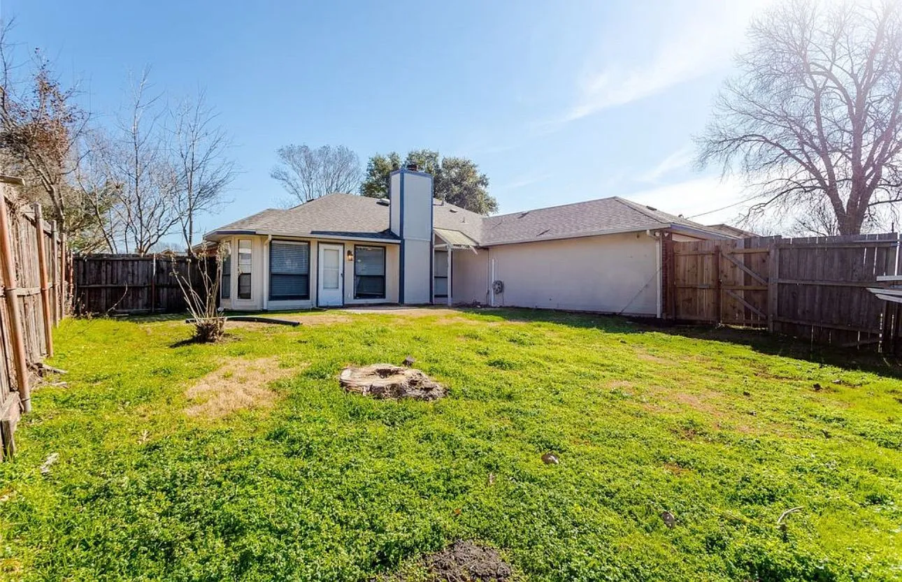 Single Family Residence For Sale in Dallas County , 2313 Lakeshore Lane, Rowlett, Texas 75088, 3 Bedroom, 2 Bathroom, 2 Garage spaces, 1,545 Sqft, built in 1985, mls#21362323, Real Estate Agent in Rowlett, Homes For Sale in Dallas county, Homes For Sale in Rowlett, Realtor in Rowlett Texas, Real Estate Brokerage Independent Realty Texas, Luminita Cordes Realtor