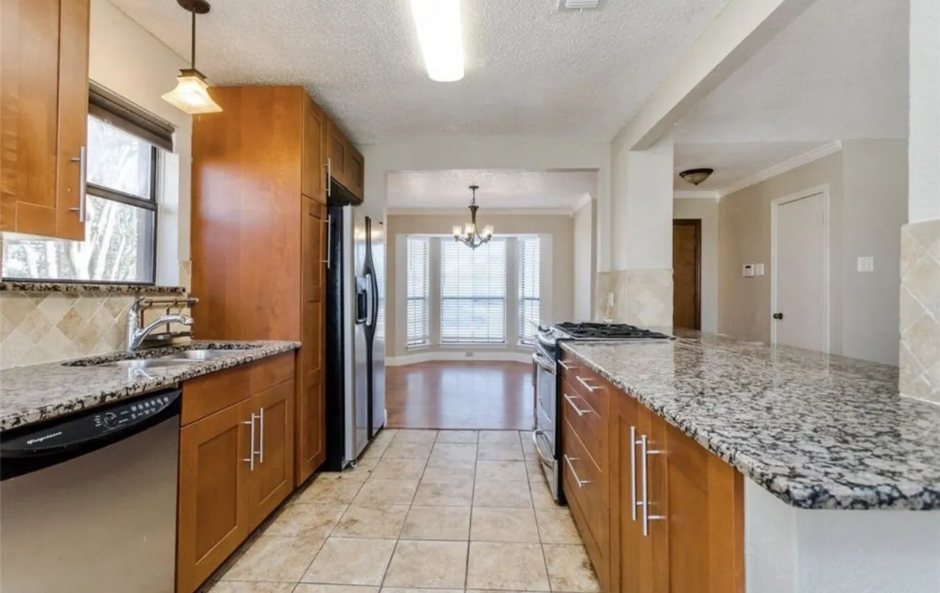 Single Family Residence For Sale in Dallas County , 2313 Lakeshore Lane, Rowlett, Texas 75088, 3 Bedroom, 2 Bathroom, 2 Garage spaces, 1,545 Sqft, built in 1985, mls#21362323, Real Estate Agent in Rowlett, Homes For Sale in Dallas county, Homes For Sale in Rowlett, Realtor in Rowlett Texas, Real Estate Brokerage Independent Realty Texas, Luminita Cordes Realtor