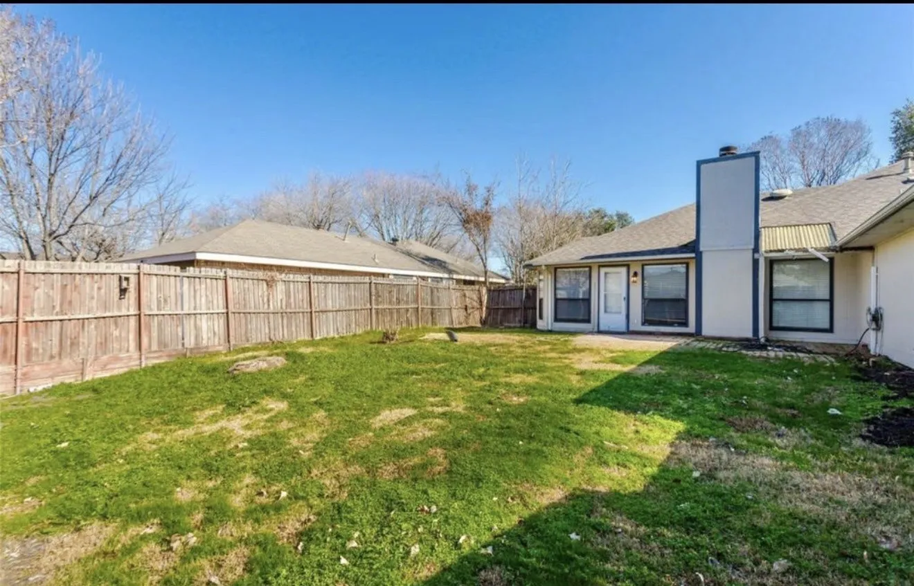 Single Family Residence For Sale in Dallas County , 2313 Lakeshore Lane, Rowlett, Texas 75088, 3 Bedroom, 2 Bathroom, 2 Garage spaces, 1,545 Sqft, built in 1985, mls#21362323, Real Estate Agent in Rowlett, Homes For Sale in Dallas county, Homes For Sale in Rowlett, Realtor in Rowlett Texas, Real Estate Brokerage Independent Realty Texas, Luminita Cordes Realtor