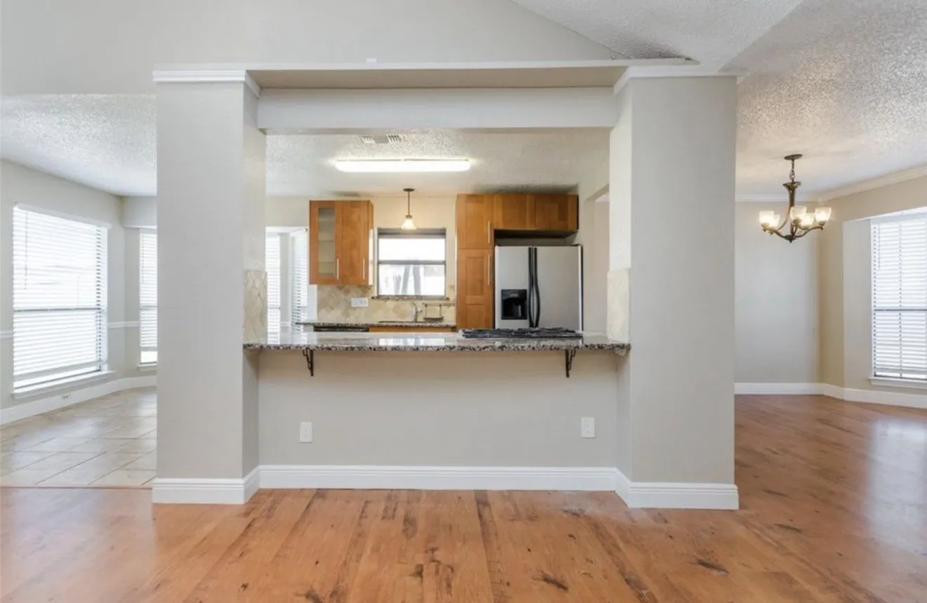 Single Family Residence For Sale in Dallas County , 2313 Lakeshore Lane, Rowlett, Texas 75088, 3 Bedroom, 2 Bathroom, 2 Garage spaces, 1,545 Sqft, built in 1985, mls#21362323, Real Estate Agent in Rowlett, Homes For Sale in Dallas county, Homes For Sale in Rowlett, Realtor in Rowlett Texas, Real Estate Brokerage Independent Realty Texas, Luminita Cordes Realtor