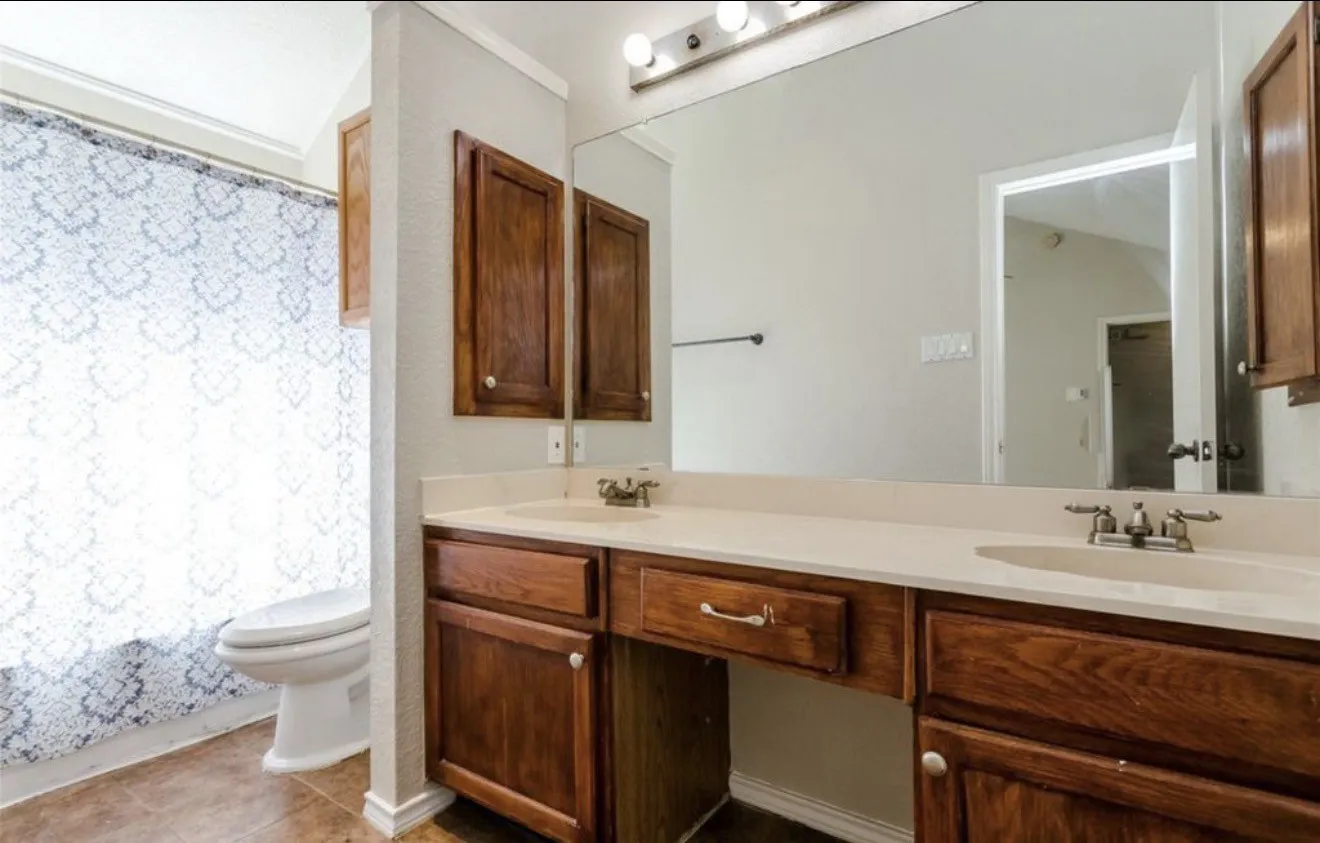 Single Family Residence For Sale in Dallas County , 2313 Lakeshore Lane, Rowlett, Texas 75088, 3 Bedroom, 2 Bathroom, 2 Garage spaces, 1,545 Sqft, built in 1985, mls#21362323, Real Estate Agent in Rowlett, Homes For Sale in Dallas county, Homes For Sale in Rowlett, Realtor in Rowlett Texas, Real Estate Brokerage Independent Realty Texas, Luminita Cordes Realtor