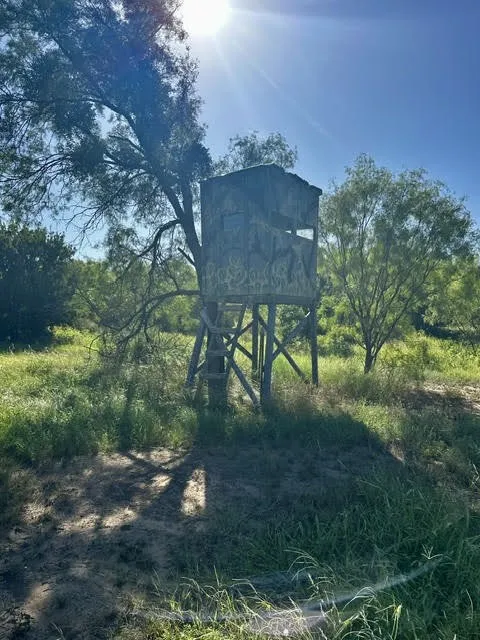 Mobile Home For Sale in Mc Culloch County , 575 County Road 442, Rochelle, Texas 76872, 3 Bedroom, 2 Bathroom, 2 Garage spaces, 1,344 Sqft, built in 1985, mls#21367216, Real Estate Agent in Rochelle, Homes For Sale in Mc Culloch county, Homes For Sale in Rochelle, Realtor in Rochelle Texas, Real Estate Brokerage Independent Realty Texas, Luminita Cordes Realtor
