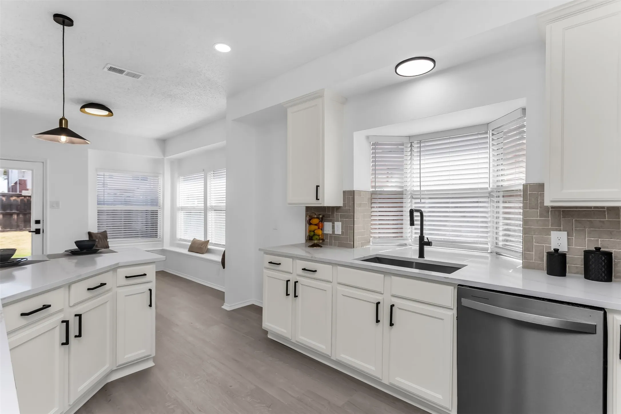 Single Family Residence For Sale in Collin County , 431 Trinity Drive, Allen, Texas 75002, 4 Bedroom, 3 Bathroom, 2 Garage spaces, 3,260 Sqft, built in 2001, mls#21365850, Real Estate Agent in Allen, Homes For Sale in Collin county, Homes For Sale in Allen, Realtor in Allen Texas, Real Estate Brokerage Independent Realty Texas, Luminita Cordes Realtor