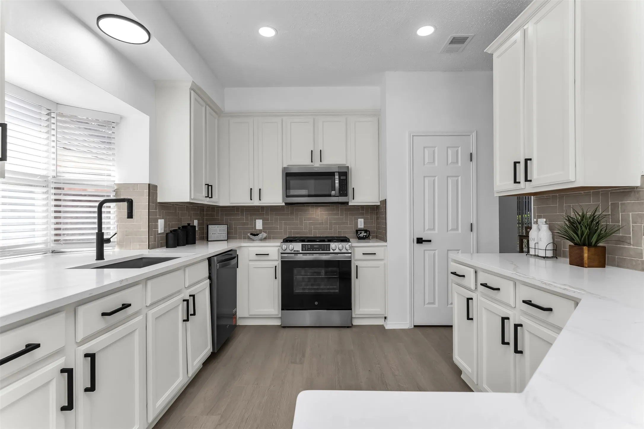 Single Family Residence For Sale in Collin County , 431 Trinity Drive, Allen, Texas 75002, 4 Bedroom, 3 Bathroom, 2 Garage spaces, 3,260 Sqft, built in 2001, mls#21365850, Real Estate Agent in Allen, Homes For Sale in Collin county, Homes For Sale in Allen, Realtor in Allen Texas, Real Estate Brokerage Independent Realty Texas, Luminita Cordes Realtor