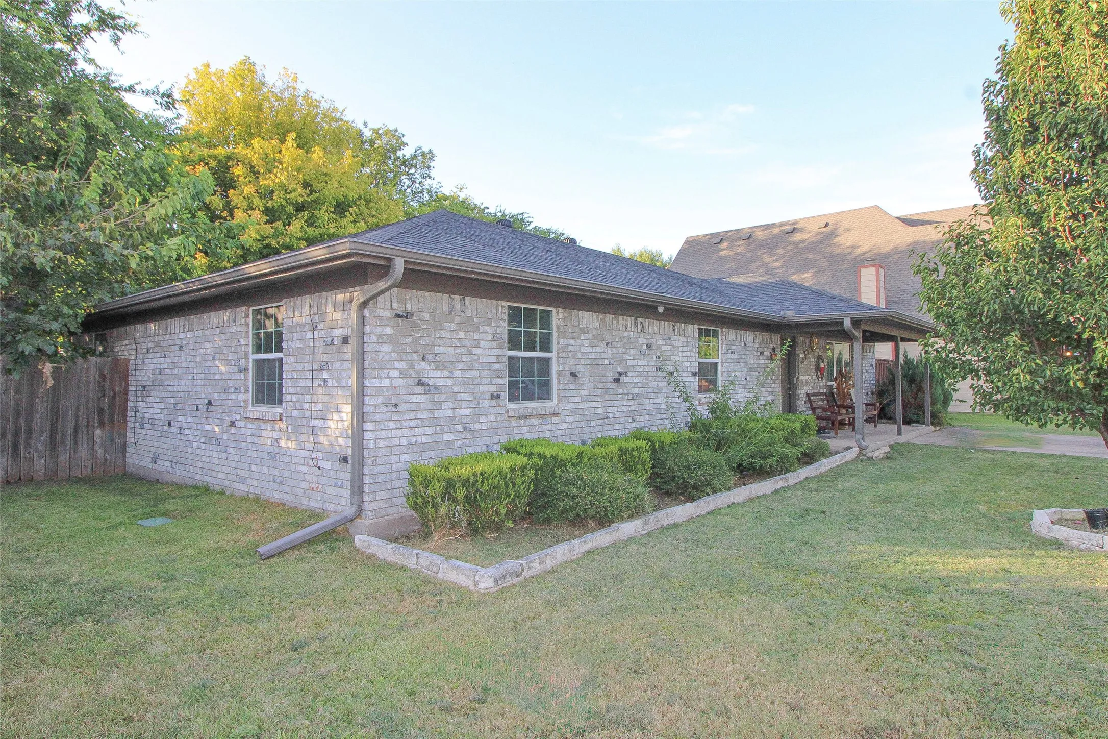 Single Family Residence For Sale in Rockwall County , 372 Perch Road, Rockwall, Texas 75032, 3 Bedroom, 2 Bathroom, Garage spaces, 2,052 Sqft, built in 1996, mls#21367251, Real Estate Agent in Rockwall, Homes For Sale in Rockwall county, Homes For Sale in Rockwall, Realtor in Rockwall Texas, Real Estate Brokerage Independent Realty Texas, Luminita Cordes Realtor