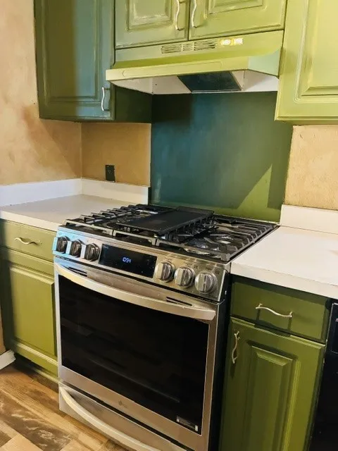 GAS STOVE, CONVECTIONAL OVEN