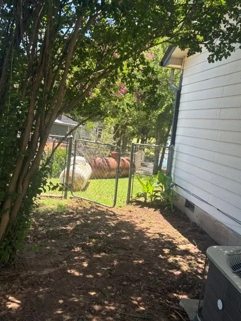 PERIMETER OF HOUSE ALONG NORTH SIDE