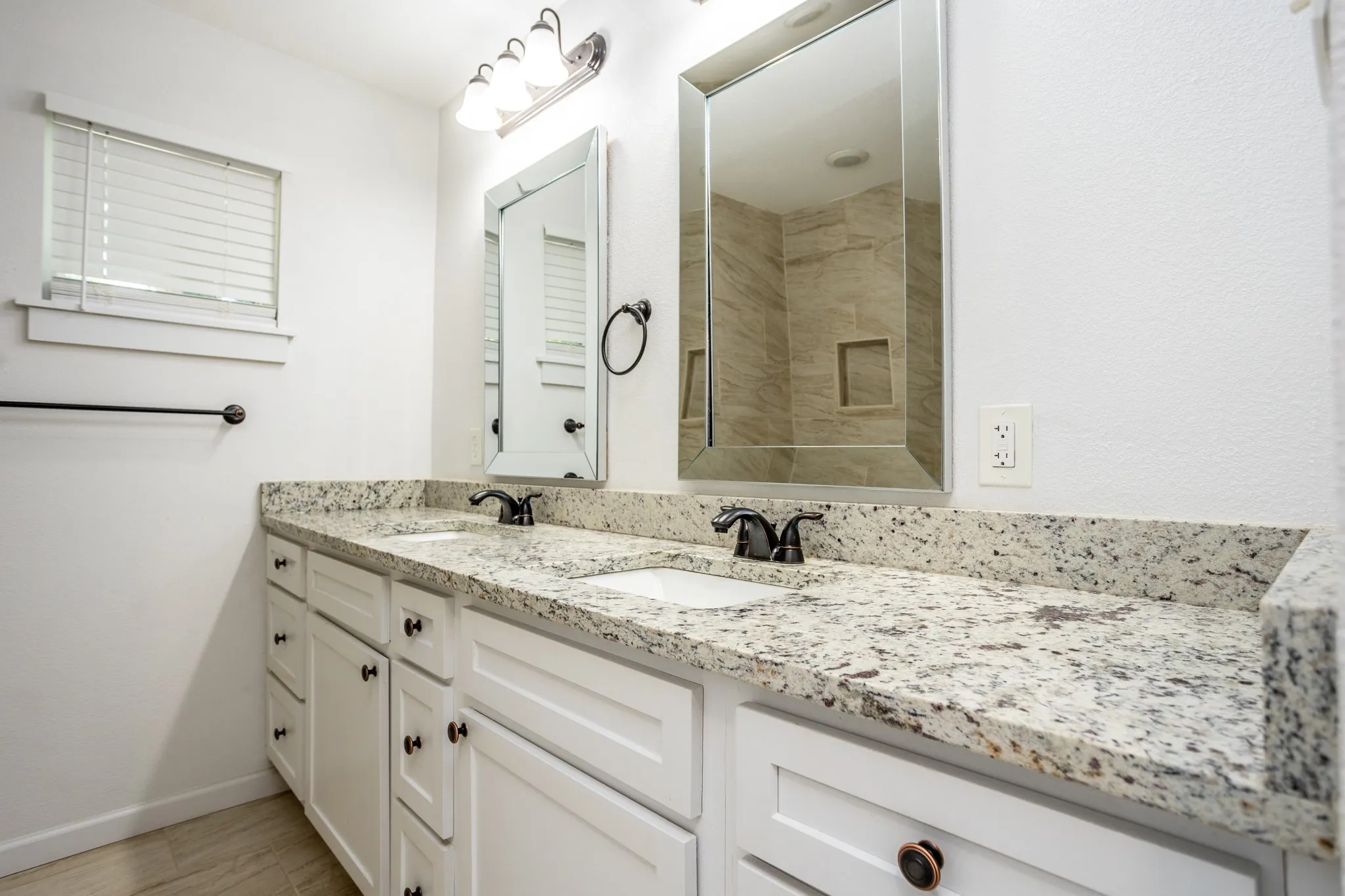 Single Family Residence For Sale in Dallas County , 809 Wood River Road, Dallas, Texas 75232, 4 Bedroom, 3 Bathroom, 2 Garage spaces, 2,357 Sqft, built in 1962, mls#21367257, Real Estate Agent in Dallas, Homes For Sale in Dallas county, Homes For Sale in Dallas, Realtor in Dallas Texas, Real Estate Brokerage Independent Realty Texas, Luminita Cordes Realtor