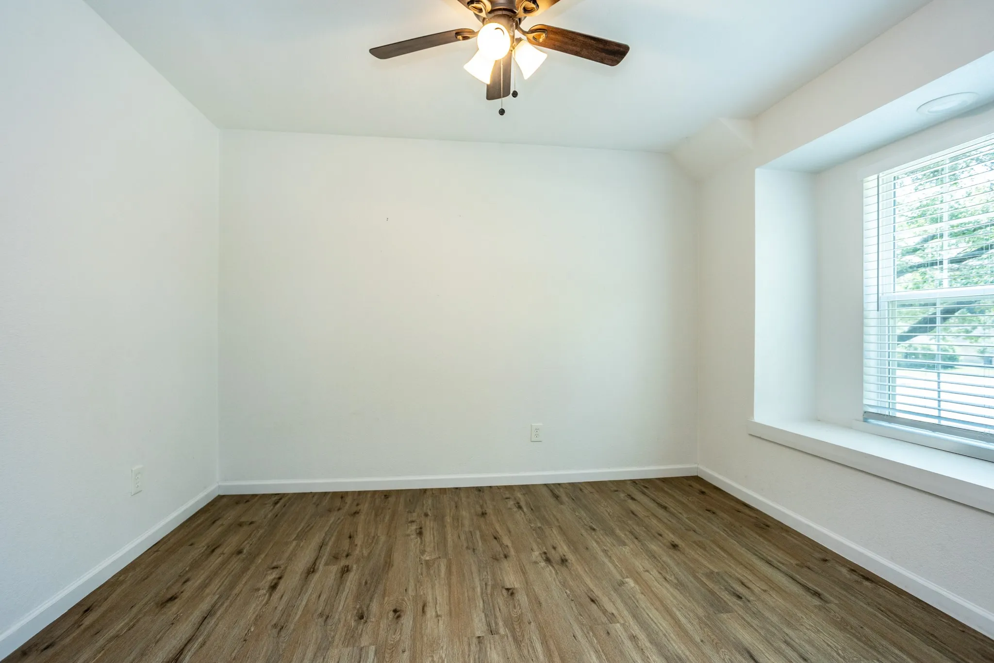 Single Family Residence For Sale in Dallas County , 809 Wood River Road, Dallas, Texas 75232, 4 Bedroom, 3 Bathroom, 2 Garage spaces, 2,357 Sqft, built in 1962, mls#21367257, Real Estate Agent in Dallas, Homes For Sale in Dallas county, Homes For Sale in Dallas, Realtor in Dallas Texas, Real Estate Brokerage Independent Realty Texas, Luminita Cordes Realtor