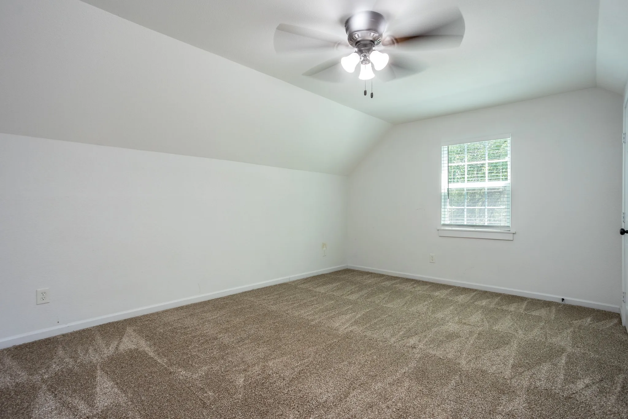 Single Family Residence For Sale in Dallas County , 809 Wood River Road, Dallas, Texas 75232, 4 Bedroom, 3 Bathroom, 2 Garage spaces, 2,357 Sqft, built in 1962, mls#21367257, Real Estate Agent in Dallas, Homes For Sale in Dallas county, Homes For Sale in Dallas, Realtor in Dallas Texas, Real Estate Brokerage Independent Realty Texas, Luminita Cordes Realtor