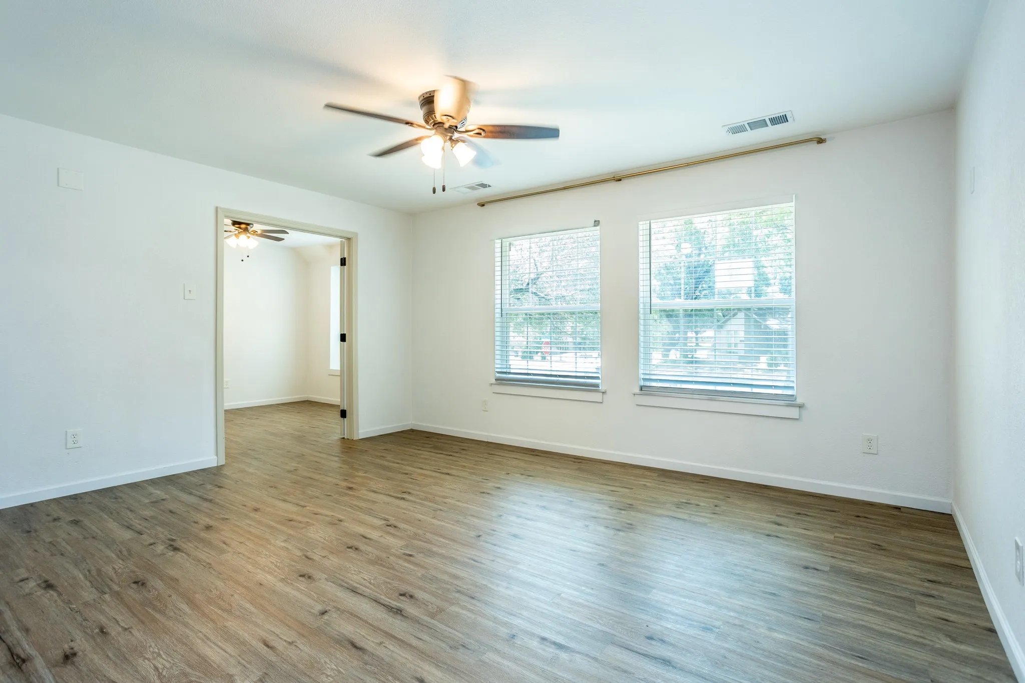 Single Family Residence For Sale in Dallas County , 809 Wood River Road, Dallas, Texas 75232, 4 Bedroom, 3 Bathroom, 2 Garage spaces, 2,357 Sqft, built in 1962, mls#21367257, Real Estate Agent in Dallas, Homes For Sale in Dallas county, Homes For Sale in Dallas, Realtor in Dallas Texas, Real Estate Brokerage Independent Realty Texas, Luminita Cordes Realtor