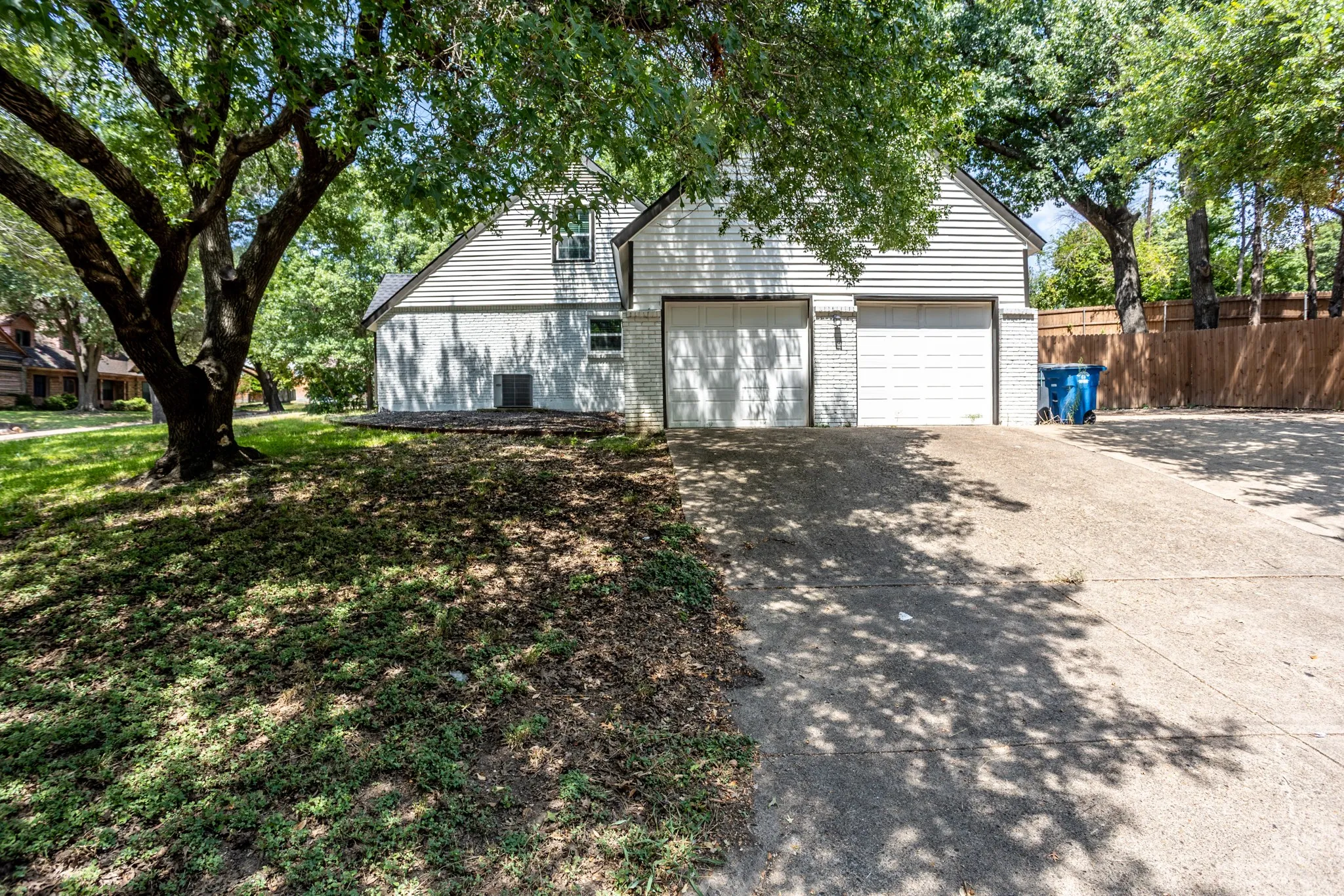 Single Family Residence For Sale in Dallas County , 809 Wood River Road, Dallas, Texas 75232, 4 Bedroom, 3 Bathroom, 2 Garage spaces, 2,357 Sqft, built in 1962, mls#21367257, Real Estate Agent in Dallas, Homes For Sale in Dallas county, Homes For Sale in Dallas, Realtor in Dallas Texas, Real Estate Brokerage Independent Realty Texas, Luminita Cordes Realtor