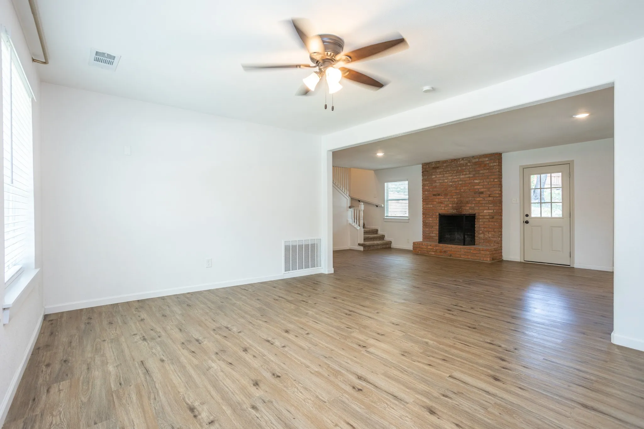 Single Family Residence For Sale in Dallas County , 809 Wood River Road, Dallas, Texas 75232, 4 Bedroom, 3 Bathroom, 2 Garage spaces, 2,357 Sqft, built in 1962, mls#21367257, Real Estate Agent in Dallas, Homes For Sale in Dallas county, Homes For Sale in Dallas, Realtor in Dallas Texas, Real Estate Brokerage Independent Realty Texas, Luminita Cordes Realtor