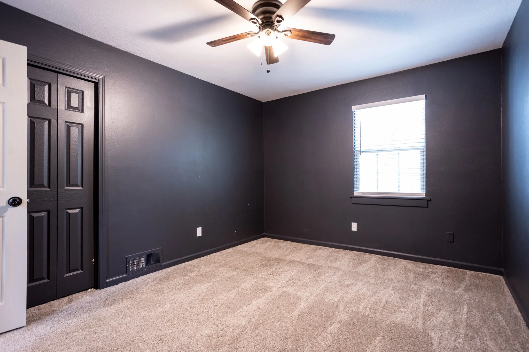 Single Family Residence For Sale in Dallas County , 809 Wood River Road, Dallas, Texas 75232, 4 Bedroom, 3 Bathroom, 2 Garage spaces, 2,357 Sqft, built in 1962, mls#21367257, Real Estate Agent in Dallas, Homes For Sale in Dallas county, Homes For Sale in Dallas, Realtor in Dallas Texas, Real Estate Brokerage Independent Realty Texas, Luminita Cordes Realtor