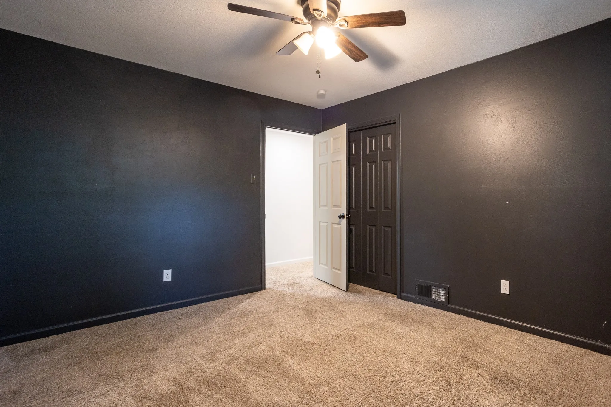Single Family Residence For Sale in Dallas County , 809 Wood River Road, Dallas, Texas 75232, 4 Bedroom, 3 Bathroom, 2 Garage spaces, 2,357 Sqft, built in 1962, mls#21367257, Real Estate Agent in Dallas, Homes For Sale in Dallas county, Homes For Sale in Dallas, Realtor in Dallas Texas, Real Estate Brokerage Independent Realty Texas, Luminita Cordes Realtor