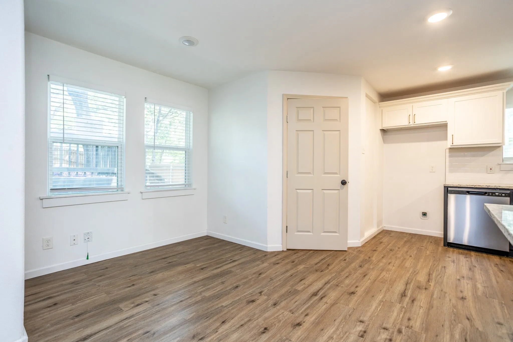 Single Family Residence For Sale in Dallas County , 809 Wood River Road, Dallas, Texas 75232, 4 Bedroom, 3 Bathroom, 2 Garage spaces, 2,357 Sqft, built in 1962, mls#21367257, Real Estate Agent in Dallas, Homes For Sale in Dallas county, Homes For Sale in Dallas, Realtor in Dallas Texas, Real Estate Brokerage Independent Realty Texas, Luminita Cordes Realtor