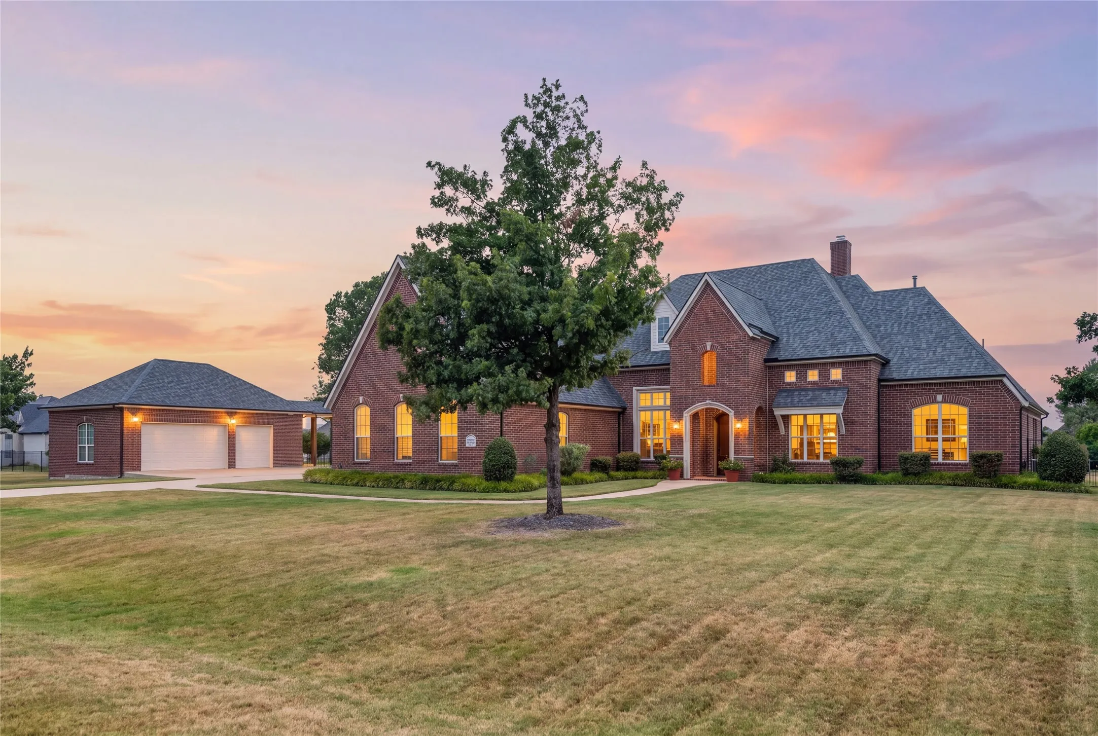 Single Family Residence For Sale in Collin County , 5303 Barrington Drive, Parker, Texas 75002, 5 Bedroom, 6 Bathroom, 7 Garage spaces, 4,995 Sqft, built in 2016, mls#21366762, Real Estate Agent in Parker, Homes For Sale in Collin county, Homes For Sale in Parker, Realtor in Parker Texas, Real Estate Brokerage Independent Realty Texas, Luminita Cordes Realtor