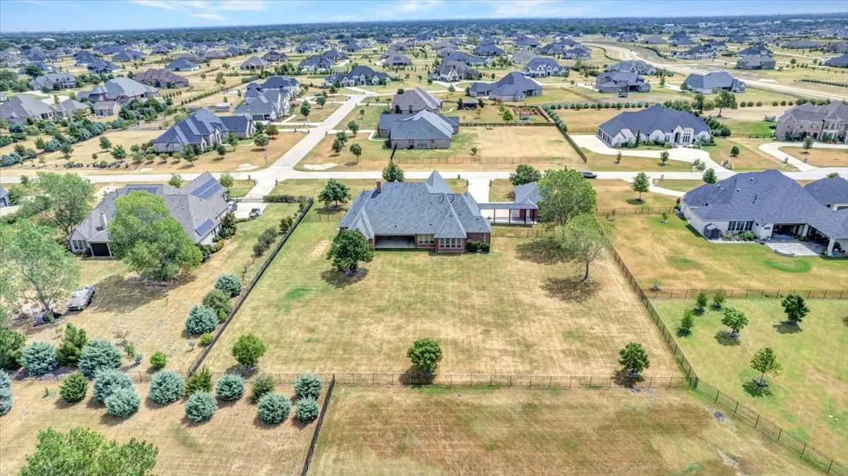 Single Family Residence For Sale in Collin County , 5303 Barrington Drive, Parker, Texas 75002, 5 Bedroom, 6 Bathroom, 7 Garage spaces, 4,995 Sqft, built in 2016, mls#21366762, Real Estate Agent in Parker, Homes For Sale in Collin county, Homes For Sale in Parker, Realtor in Parker Texas, Real Estate Brokerage Independent Realty Texas, Luminita Cordes Realtor