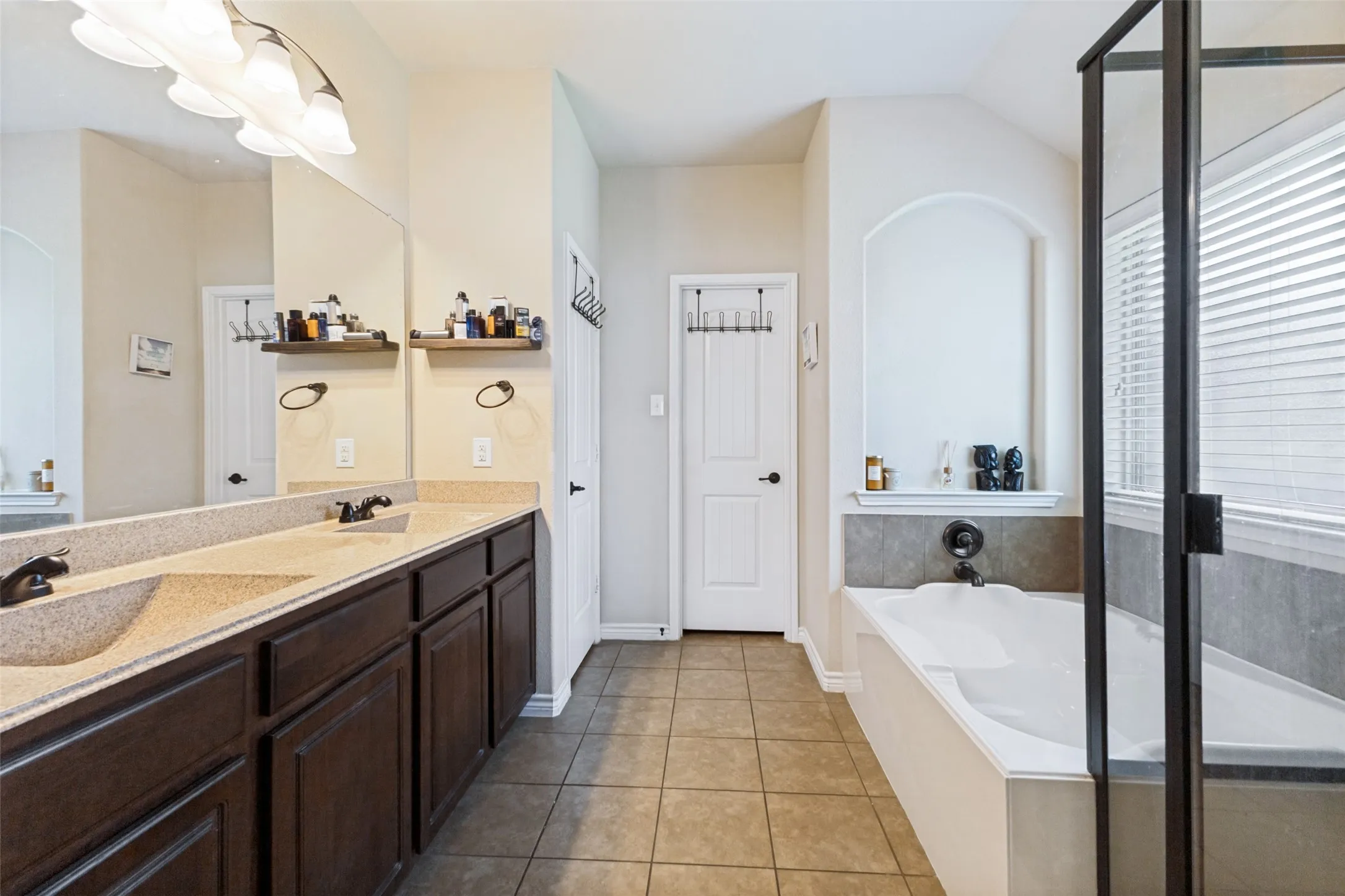 Single Family Residence For Sale in Rockwall County , 188 Griffin Avenue, Fate, Texas 75189, 3 Bedroom, 2 Bathroom, 3 Garage spaces, 1,720 Sqft, built in 2012, mls#21367262, Real Estate Agent in Fate, Homes For Sale in Rockwall county, Homes For Sale in Fate, Realtor in Fate Texas, Real Estate Brokerage Independent Realty Texas, Luminita Cordes Realtor