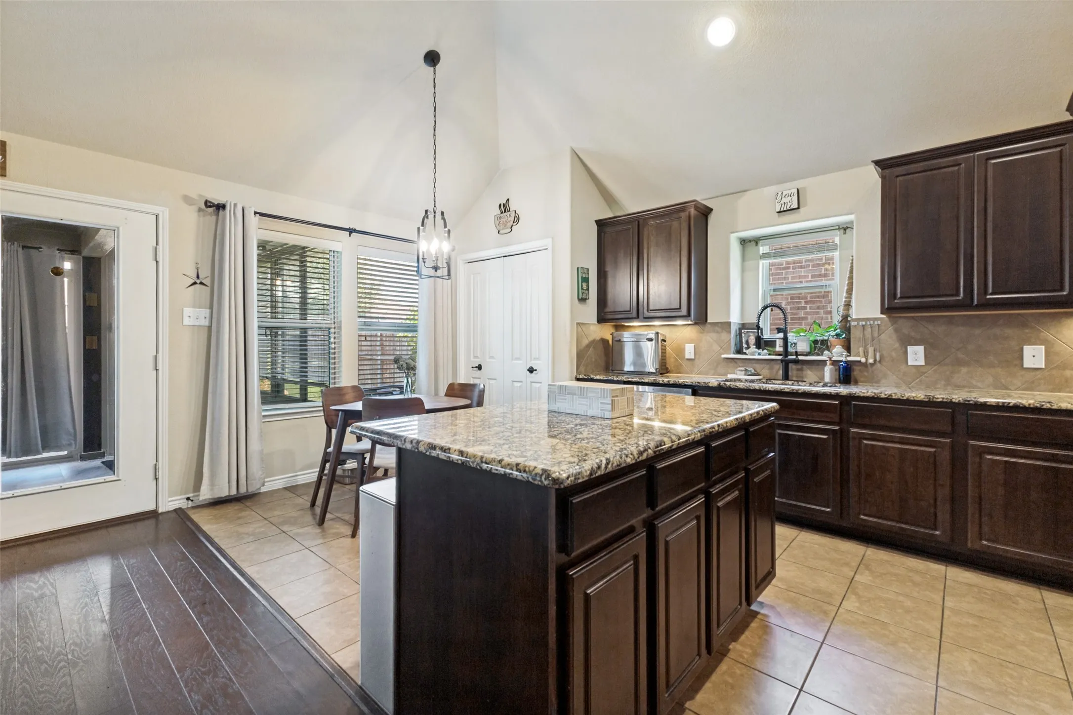 Single Family Residence For Sale in Rockwall County , 188 Griffin Avenue, Fate, Texas 75189, 3 Bedroom, 2 Bathroom, 3 Garage spaces, 1,720 Sqft, built in 2012, mls#21367262, Real Estate Agent in Fate, Homes For Sale in Rockwall county, Homes For Sale in Fate, Realtor in Fate Texas, Real Estate Brokerage Independent Realty Texas, Luminita Cordes Realtor