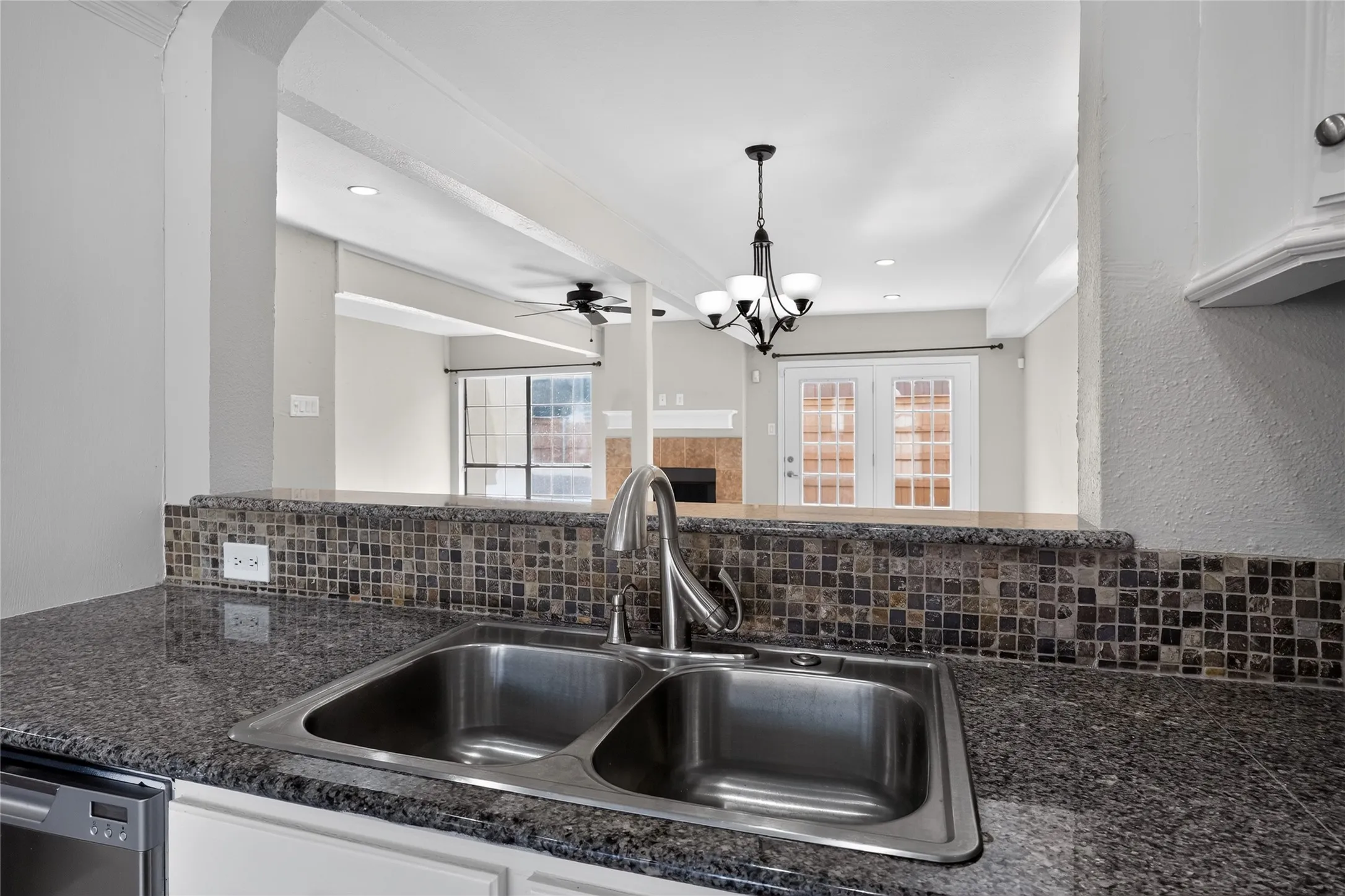 Condominium For Rent in Dallas County , 2606 Encina 2, Irving, Texas 75038, 2 Bedroom, 3 Bathroom, 1 Garage spaces, 1,430 Sqft, built in 1984, mls#21367243, Real Estate Agent in Irving, Homes For Rent in Dallas county, Homes For Rent in Irving, Realtor in Irving Texas, Real Estate Brokerage Independent Realty Texas, Luminita Cordes Realtor
