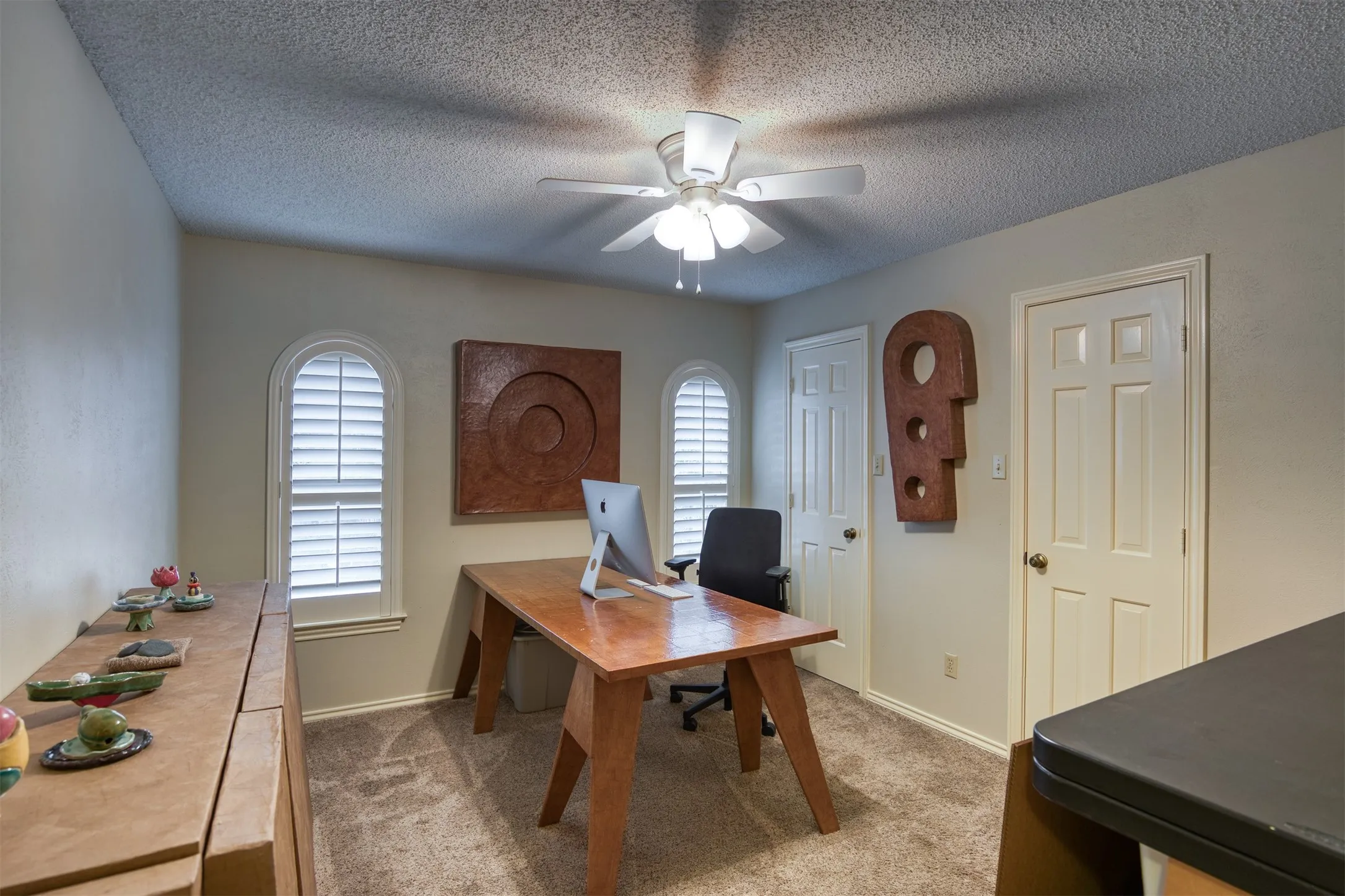 Townhouse For Sale in Dallas County , 6837 Anglebluff Circle, Dallas, Texas 75248, 3 Bedroom, 3 Bathroom, 2 Garage spaces, 2,272 Sqft, built in 1974, Price $475,000, mls#21367134, Real Estate Agent in Dallas, Homes For Sale in Dallas county, Homes For Sale in Dallas, Realtor in Dallas Texas, Real Estate Brokerage Independent Realty Texas, Luminita Cordes Realtor