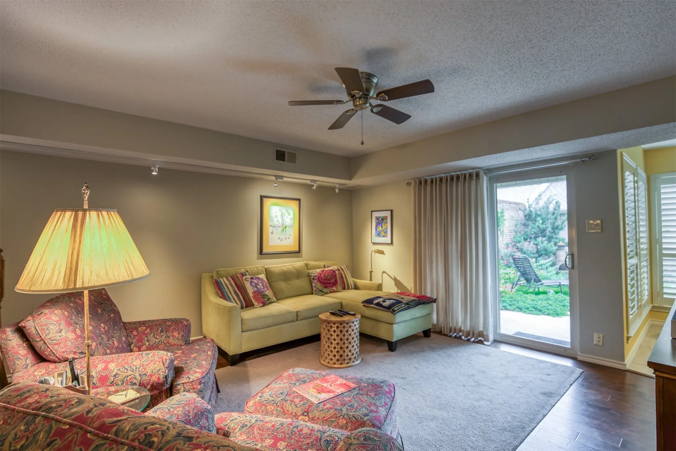 Townhouse For Sale in Dallas County , 6837 Anglebluff Circle, Dallas, Texas 75248, 3 Bedroom, 3 Bathroom, 2 Garage spaces, 2,272 Sqft, built in 1974, Price $475,000, mls#21367134, Real Estate Agent in Dallas, Homes For Sale in Dallas county, Homes For Sale in Dallas, Realtor in Dallas Texas, Real Estate Brokerage Independent Realty Texas, Luminita Cordes Realtor