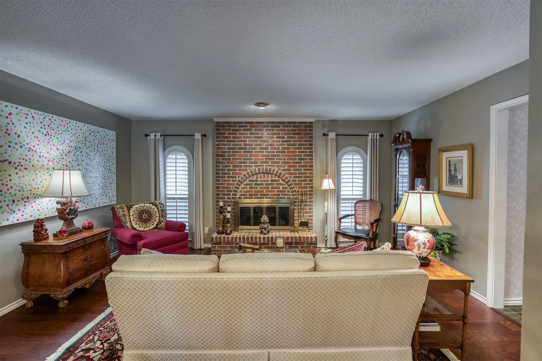 Townhouse For Sale in Dallas County , 6837 Anglebluff Circle, Dallas, Texas 75248, 3 Bedroom, 3 Bathroom, 2 Garage spaces, 2,272 Sqft, built in 1974, Price $475,000, mls#21367134, Real Estate Agent in Dallas, Homes For Sale in Dallas county, Homes For Sale in Dallas, Realtor in Dallas Texas, Real Estate Brokerage Independent Realty Texas, Luminita Cordes Realtor