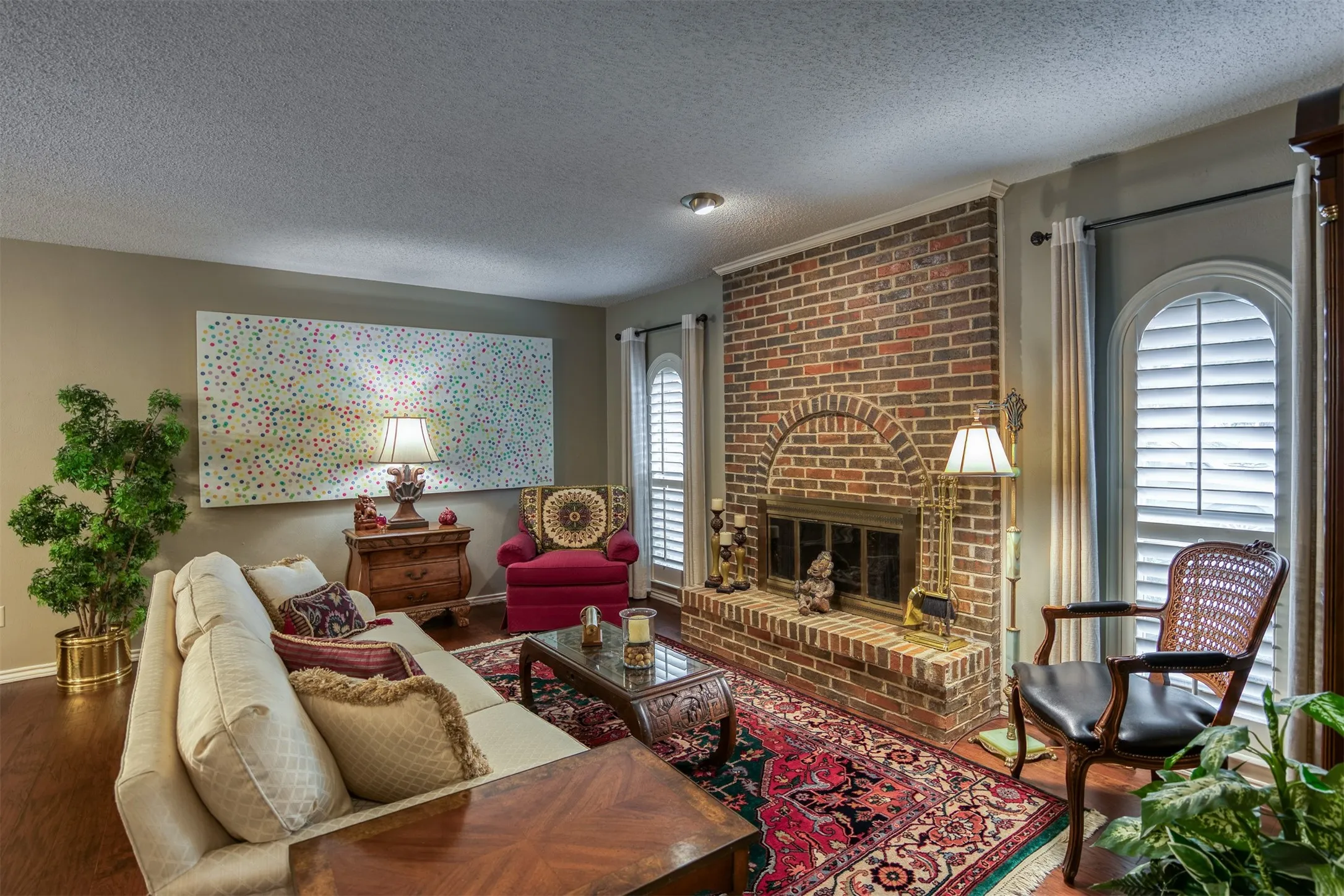 Townhouse For Sale in Dallas County , 6837 Anglebluff Circle, Dallas, Texas 75248, 3 Bedroom, 3 Bathroom, 2 Garage spaces, 2,272 Sqft, built in 1974, Price $475,000, mls#21367134, Real Estate Agent in Dallas, Homes For Sale in Dallas county, Homes For Sale in Dallas, Realtor in Dallas Texas, Real Estate Brokerage Independent Realty Texas, Luminita Cordes Realtor