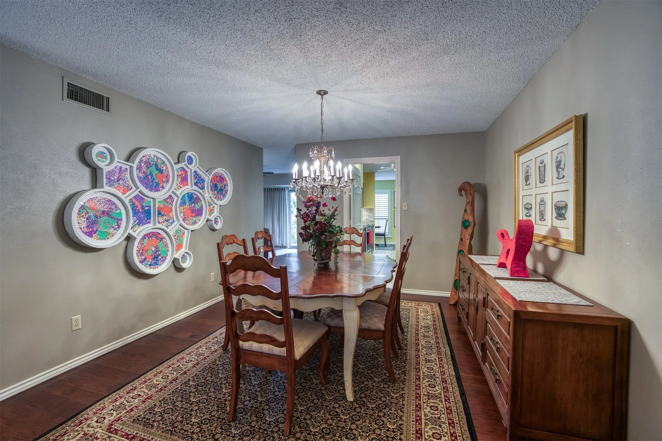 Townhouse For Sale in Dallas County , 6837 Anglebluff Circle, Dallas, Texas 75248, 3 Bedroom, 3 Bathroom, 2 Garage spaces, 2,272 Sqft, built in 1974, Price $475,000, mls#21367134, Real Estate Agent in Dallas, Homes For Sale in Dallas county, Homes For Sale in Dallas, Realtor in Dallas Texas, Real Estate Brokerage Independent Realty Texas, Luminita Cordes Realtor