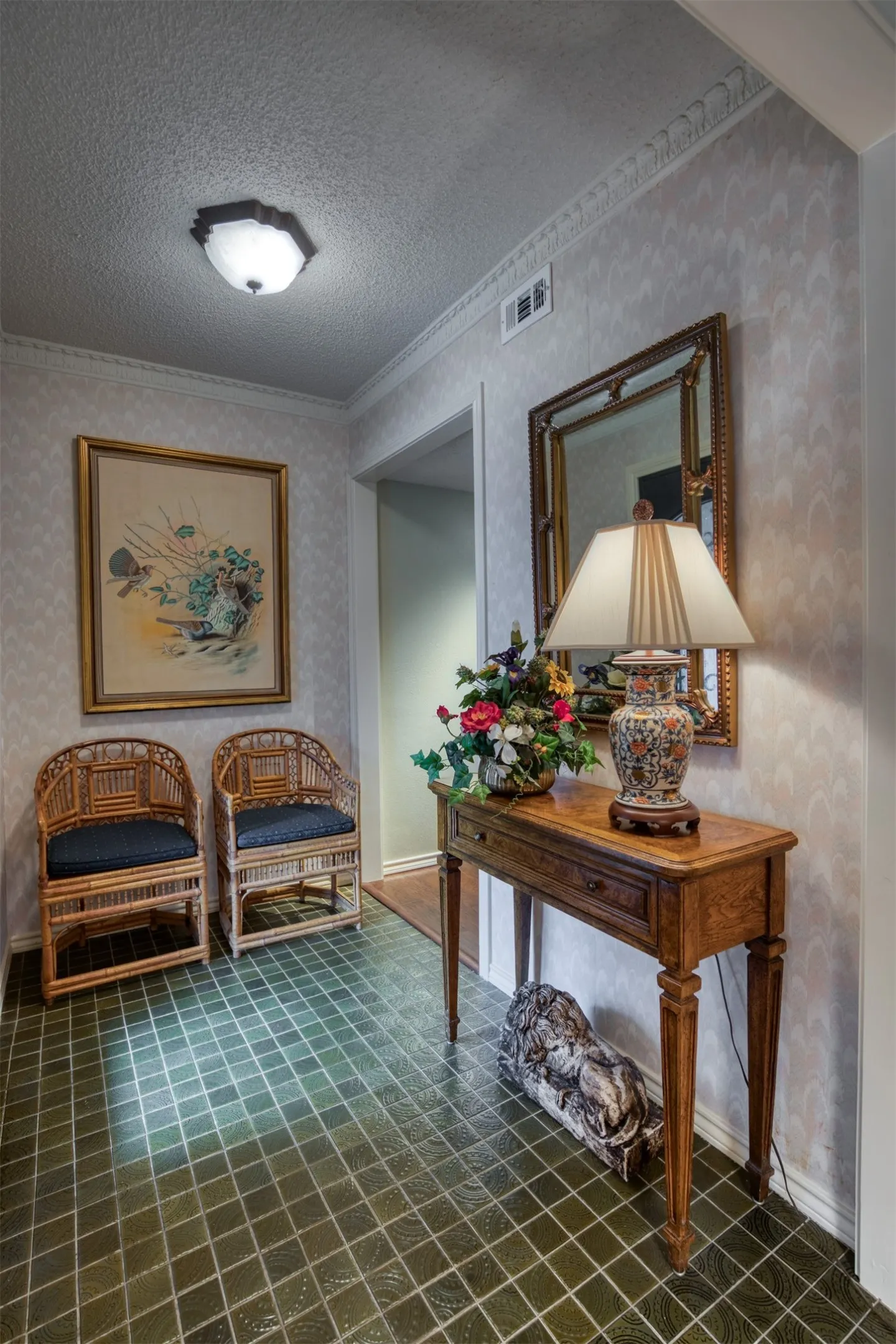 Townhouse For Sale in Dallas County , 6837 Anglebluff Circle, Dallas, Texas 75248, 3 Bedroom, 3 Bathroom, 2 Garage spaces, 2,272 Sqft, built in 1974, Price $475,000, mls#21367134, Real Estate Agent in Dallas, Homes For Sale in Dallas county, Homes For Sale in Dallas, Realtor in Dallas Texas, Real Estate Brokerage Independent Realty Texas, Luminita Cordes Realtor