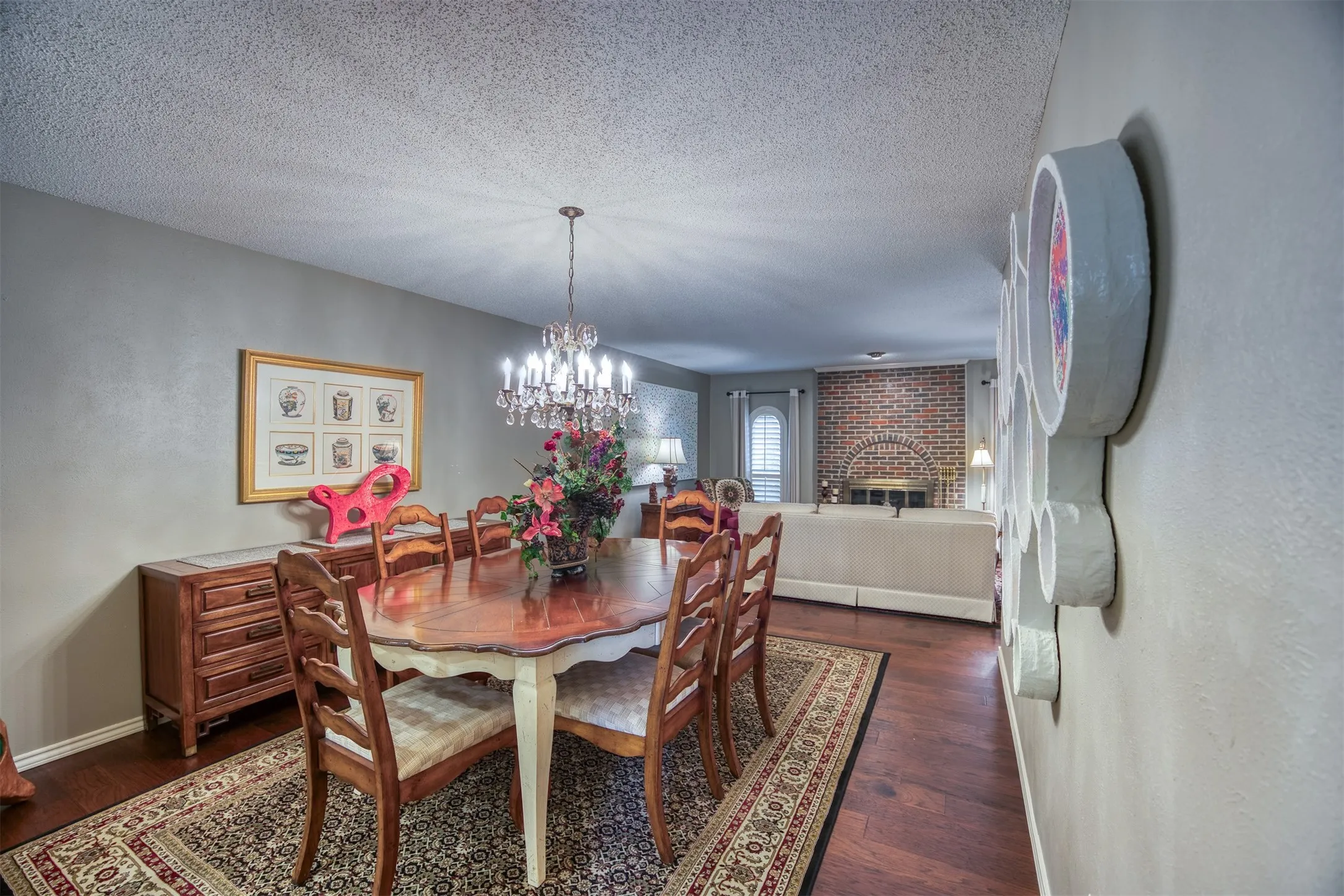 Townhouse For Sale in Dallas County , 6837 Anglebluff Circle, Dallas, Texas 75248, 3 Bedroom, 3 Bathroom, 2 Garage spaces, 2,272 Sqft, built in 1974, Price $475,000, mls#21367134, Real Estate Agent in Dallas, Homes For Sale in Dallas county, Homes For Sale in Dallas, Realtor in Dallas Texas, Real Estate Brokerage Independent Realty Texas, Luminita Cordes Realtor