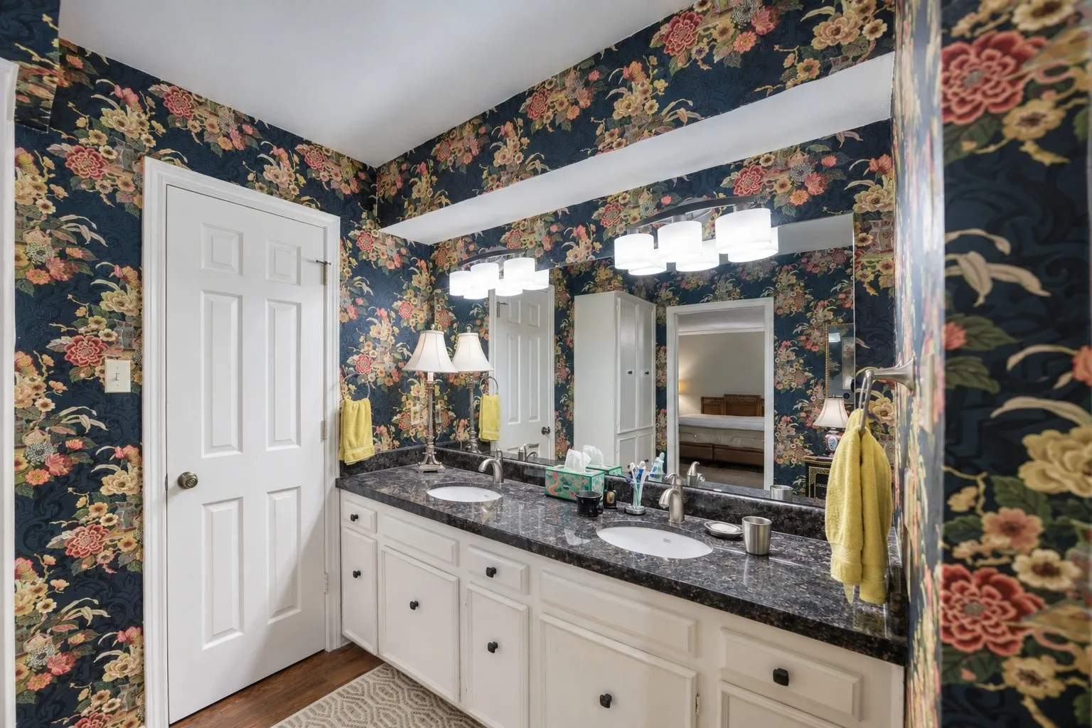 Townhouse For Sale in Dallas County , 6837 Anglebluff Circle, Dallas, Texas 75248, 3 Bedroom, 3 Bathroom, 2 Garage spaces, 2,272 Sqft, built in 1974, Price $475,000, mls#21367134, Real Estate Agent in Dallas, Homes For Sale in Dallas county, Homes For Sale in Dallas, Realtor in Dallas Texas, Real Estate Brokerage Independent Realty Texas, Luminita Cordes Realtor