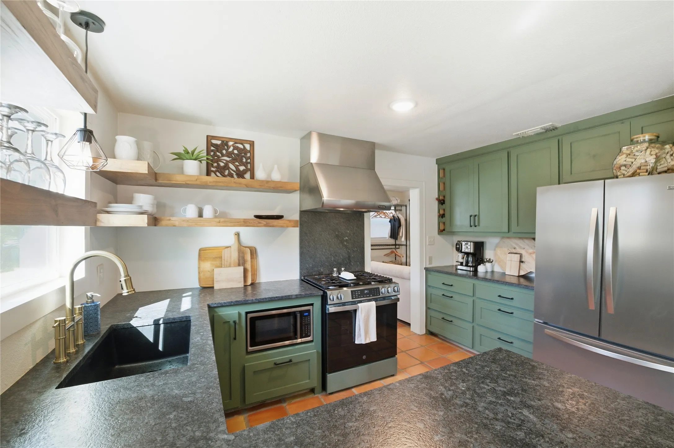 Single Family Residence For Sale in Parker County , 504 Fannin Street, Millsap, Texas 76066, 2 Bedroom, 1 Bathroom, 1 Garage spaces, 1,052 Sqft, built in 1962, mls#21366876, Real Estate Agent in Millsap, Homes For Sale in Parker county, Homes For Sale in Millsap, Realtor in Millsap Texas, Real Estate Brokerage Independent Realty Texas, Luminita Cordes Realtor