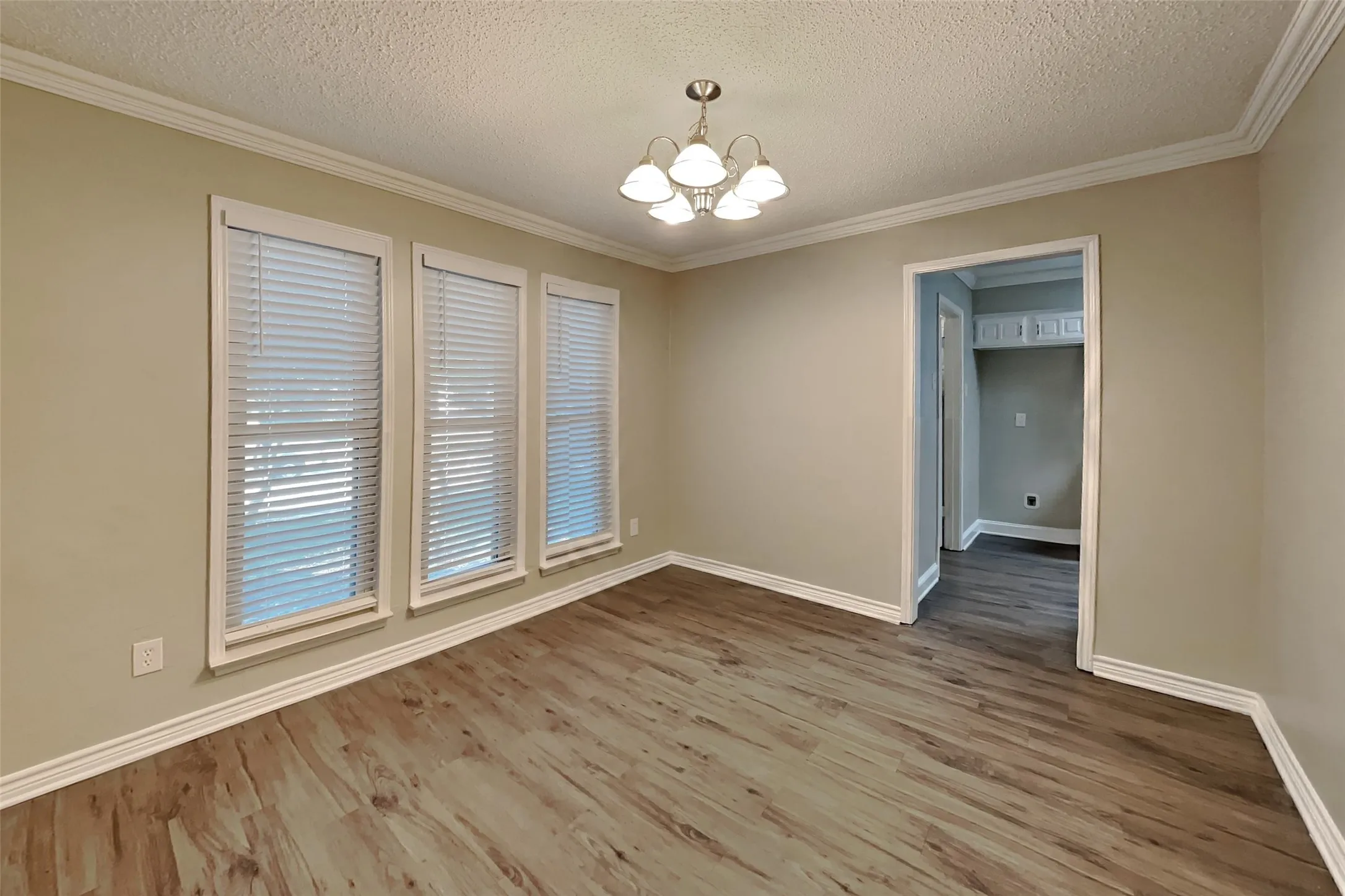 Single Family Residence For Rent in Collin County , 4413 Denver Drive, Plano, Texas 75093, 3 Bedroom, 2 Bathroom, 2 Garage spaces, 1,646 Sqft, built in 1979, mls#21367267, Real Estate Agent in Plano, Homes For Rent in Collin county, Homes For Rent in Plano, Realtor in Plano Texas, Real Estate Brokerage Independent Realty Texas, Luminita Cordes Realtor