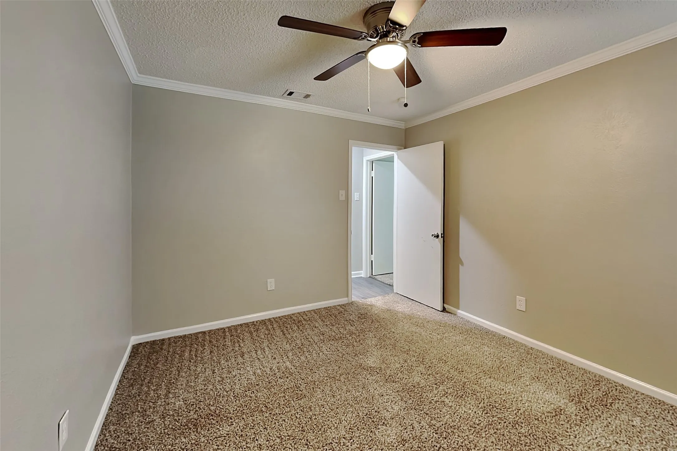 Single Family Residence For Rent in Collin County , 4413 Denver Drive, Plano, Texas 75093, 3 Bedroom, 2 Bathroom, 2 Garage spaces, 1,646 Sqft, built in 1979, mls#21367267, Real Estate Agent in Plano, Homes For Rent in Collin county, Homes For Rent in Plano, Realtor in Plano Texas, Real Estate Brokerage Independent Realty Texas, Luminita Cordes Realtor