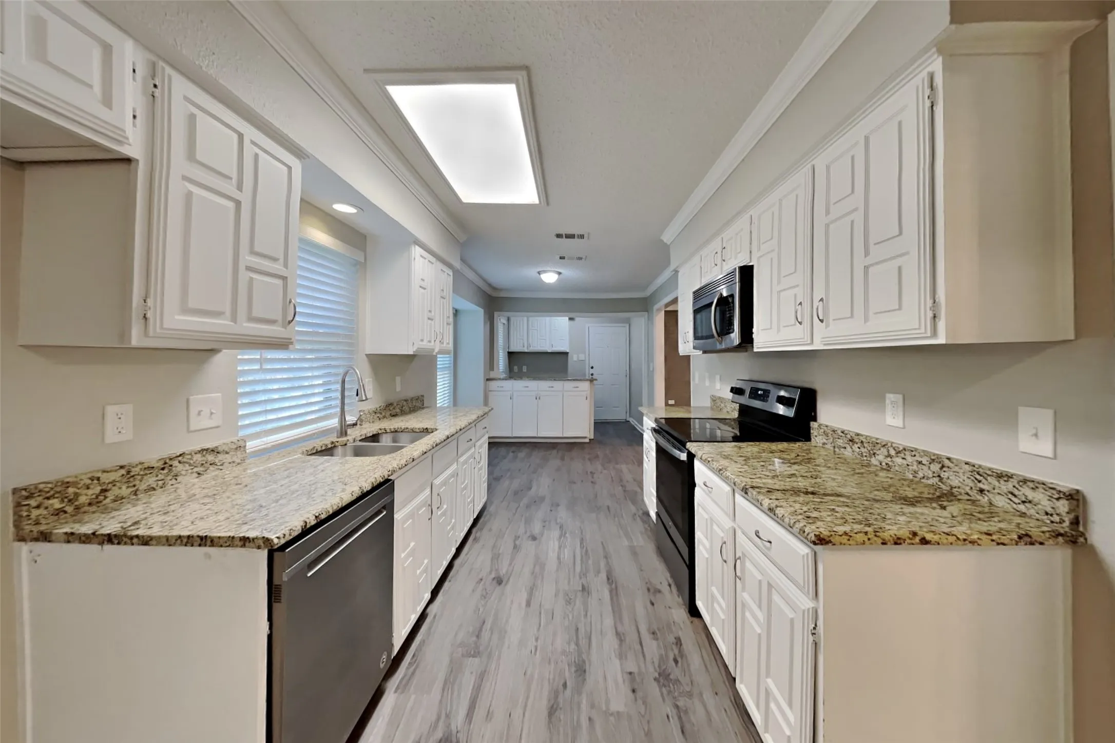 Single Family Residence For Rent in Collin County , 4413 Denver Drive, Plano, Texas 75093, 3 Bedroom, 2 Bathroom, 2 Garage spaces, 1,646 Sqft, built in 1979, mls#21367267, Real Estate Agent in Plano, Homes For Rent in Collin county, Homes For Rent in Plano, Realtor in Plano Texas, Real Estate Brokerage Independent Realty Texas, Luminita Cordes Realtor