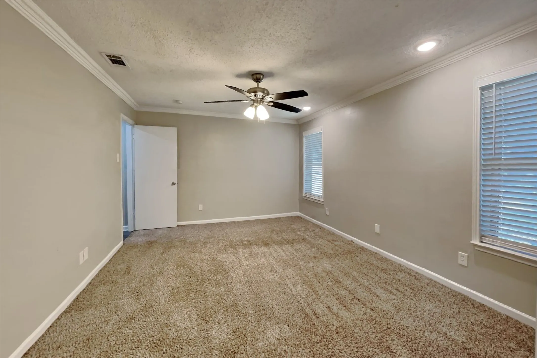 Single Family Residence For Rent in Collin County , 4413 Denver Drive, Plano, Texas 75093, 3 Bedroom, 2 Bathroom, 2 Garage spaces, 1,646 Sqft, built in 1979, mls#21367267, Real Estate Agent in Plano, Homes For Rent in Collin county, Homes For Rent in Plano, Realtor in Plano Texas, Real Estate Brokerage Independent Realty Texas, Luminita Cordes Realtor