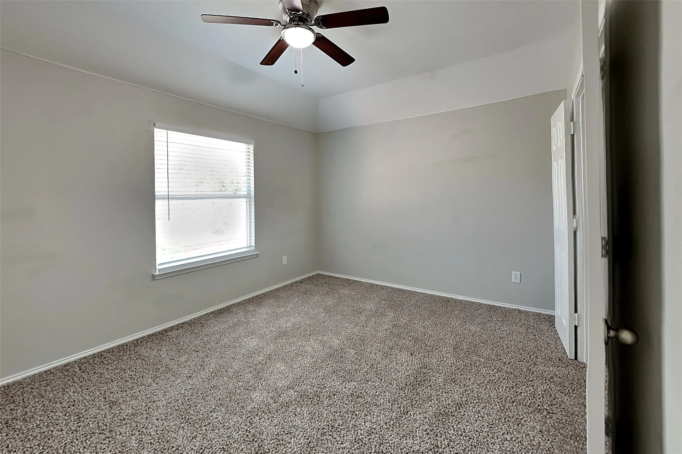 Single Family Residence For Rent in Denton County , 2617 Hilcroft Avenue, Denton, Texas 76210, 4 Bedroom, 3 Bathroom, 2 Garage spaces, 2,527 Sqft, built in 2002, mls#21367268, Real Estate Agent in Denton, Homes For Rent in Denton county, Homes For Rent in Denton, Realtor in Denton Texas, Real Estate Brokerage Independent Realty Texas, Luminita Cordes Realtor