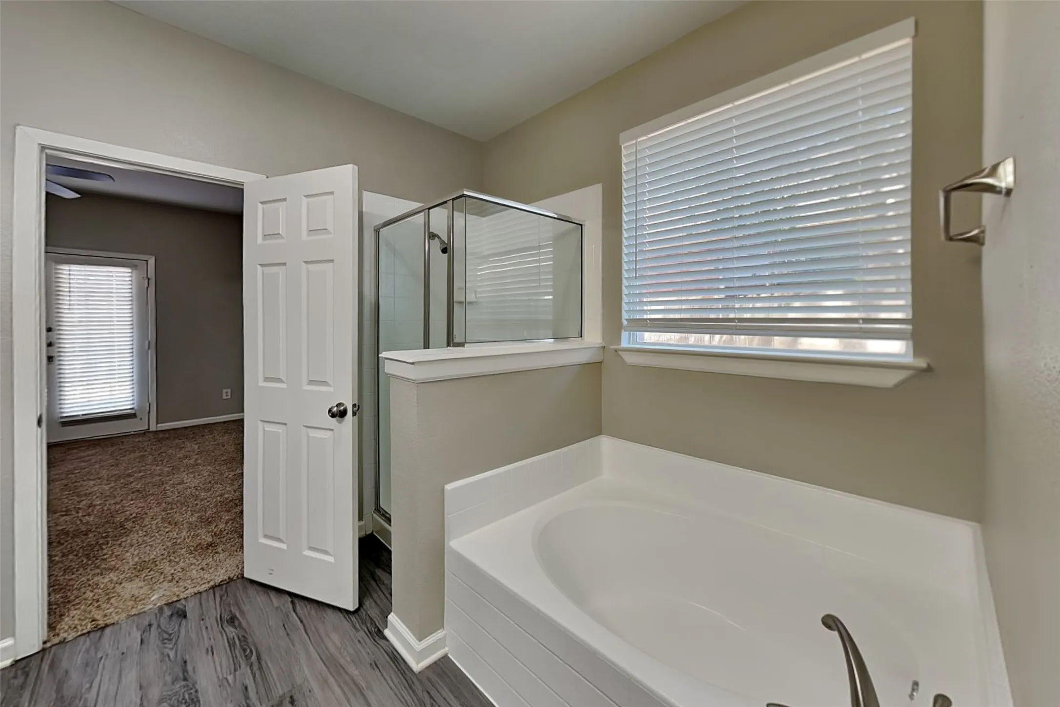 Single Family Residence For Rent in Denton County , 2617 Hilcroft Avenue, Denton, Texas 76210, 4 Bedroom, 3 Bathroom, 2 Garage spaces, 2,527 Sqft, built in 2002, mls#21367268, Real Estate Agent in Denton, Homes For Rent in Denton county, Homes For Rent in Denton, Realtor in Denton Texas, Real Estate Brokerage Independent Realty Texas, Luminita Cordes Realtor