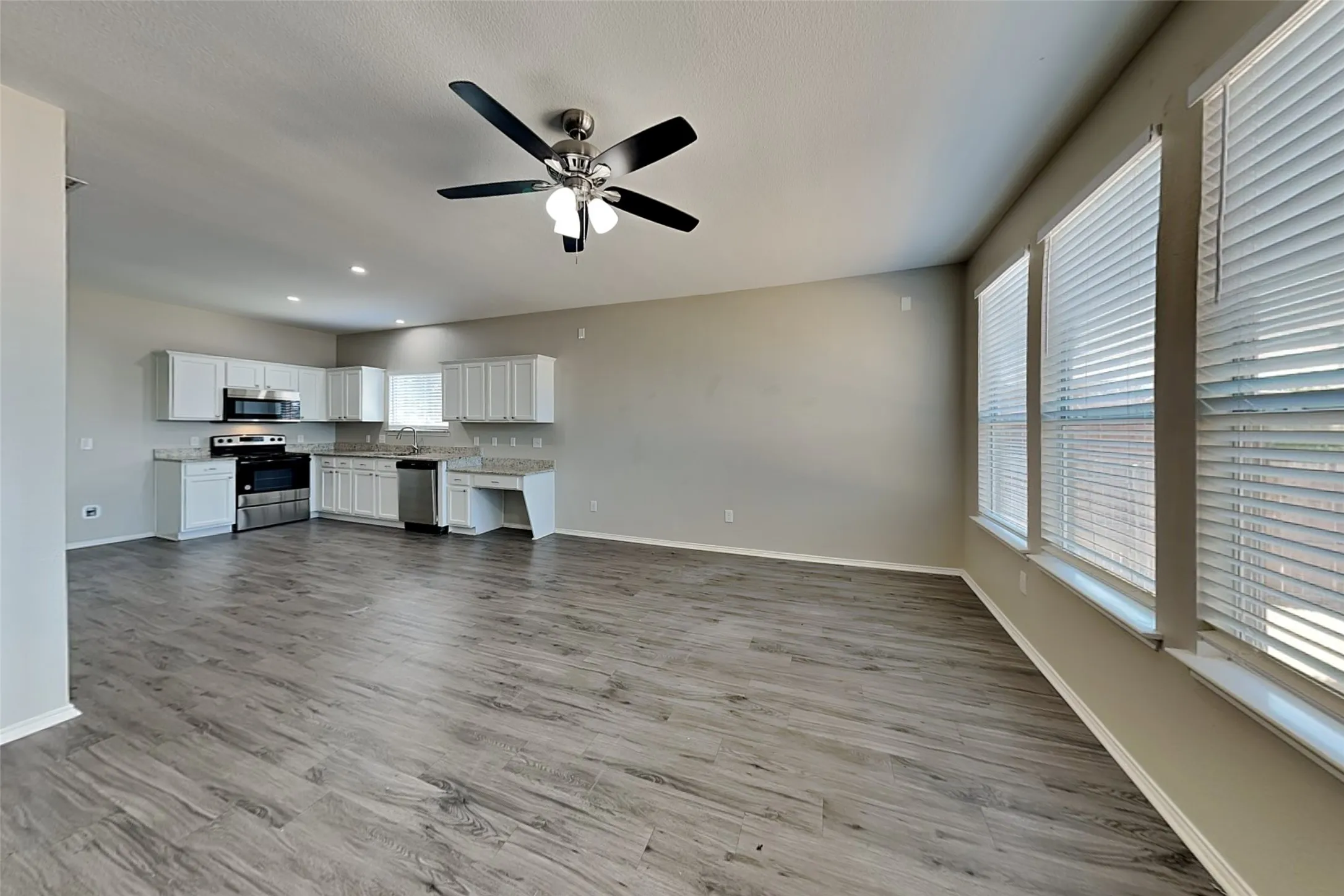 Single Family Residence For Rent in Denton County , 2617 Hilcroft Avenue, Denton, Texas 76210, 4 Bedroom, 3 Bathroom, 2 Garage spaces, 2,527 Sqft, built in 2002, mls#21367268, Real Estate Agent in Denton, Homes For Rent in Denton county, Homes For Rent in Denton, Realtor in Denton Texas, Real Estate Brokerage Independent Realty Texas, Luminita Cordes Realtor