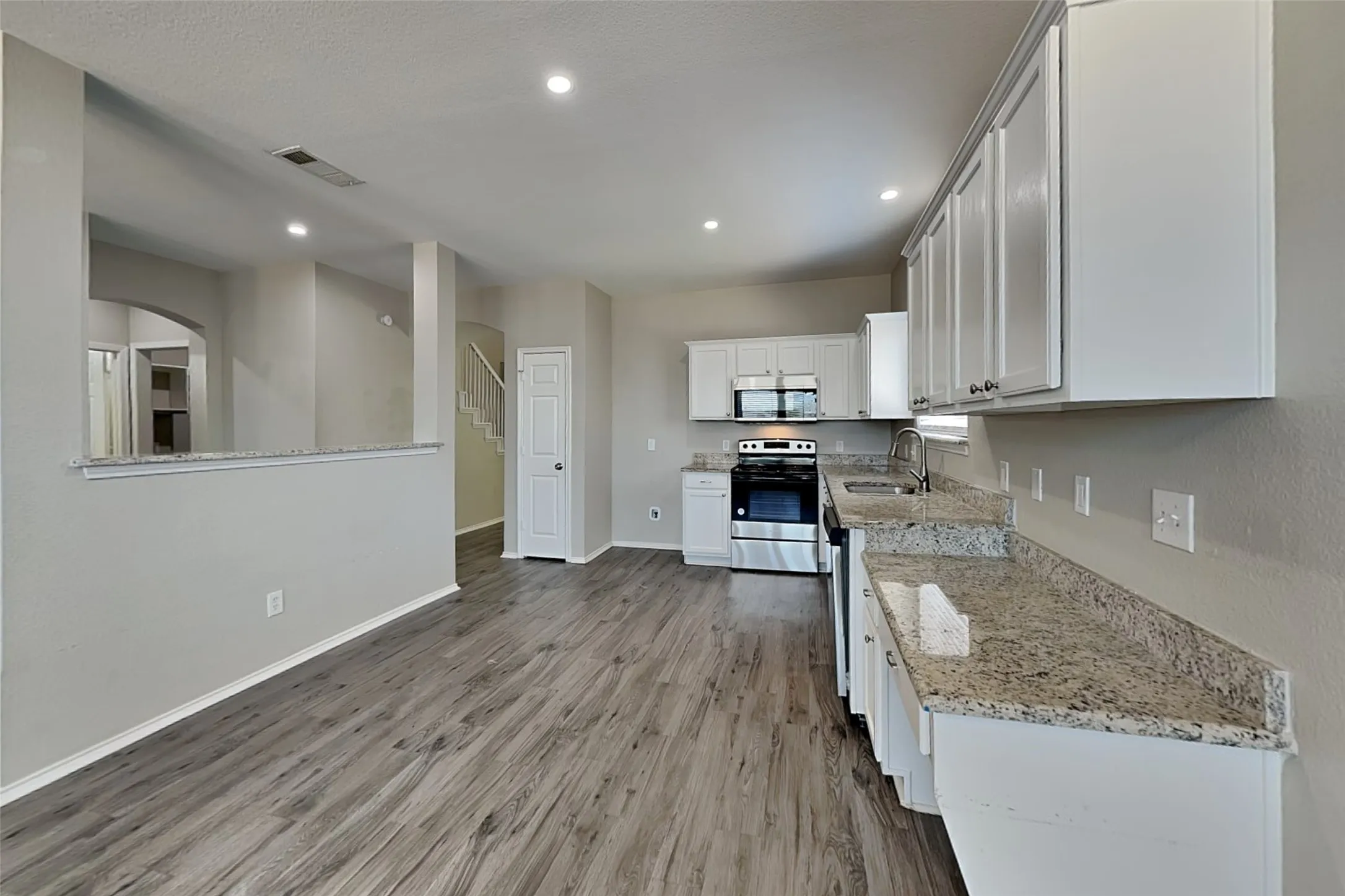 Single Family Residence For Rent in Denton County , 2617 Hilcroft Avenue, Denton, Texas 76210, 4 Bedroom, 3 Bathroom, 2 Garage spaces, 2,527 Sqft, built in 2002, mls#21367268, Real Estate Agent in Denton, Homes For Rent in Denton county, Homes For Rent in Denton, Realtor in Denton Texas, Real Estate Brokerage Independent Realty Texas, Luminita Cordes Realtor