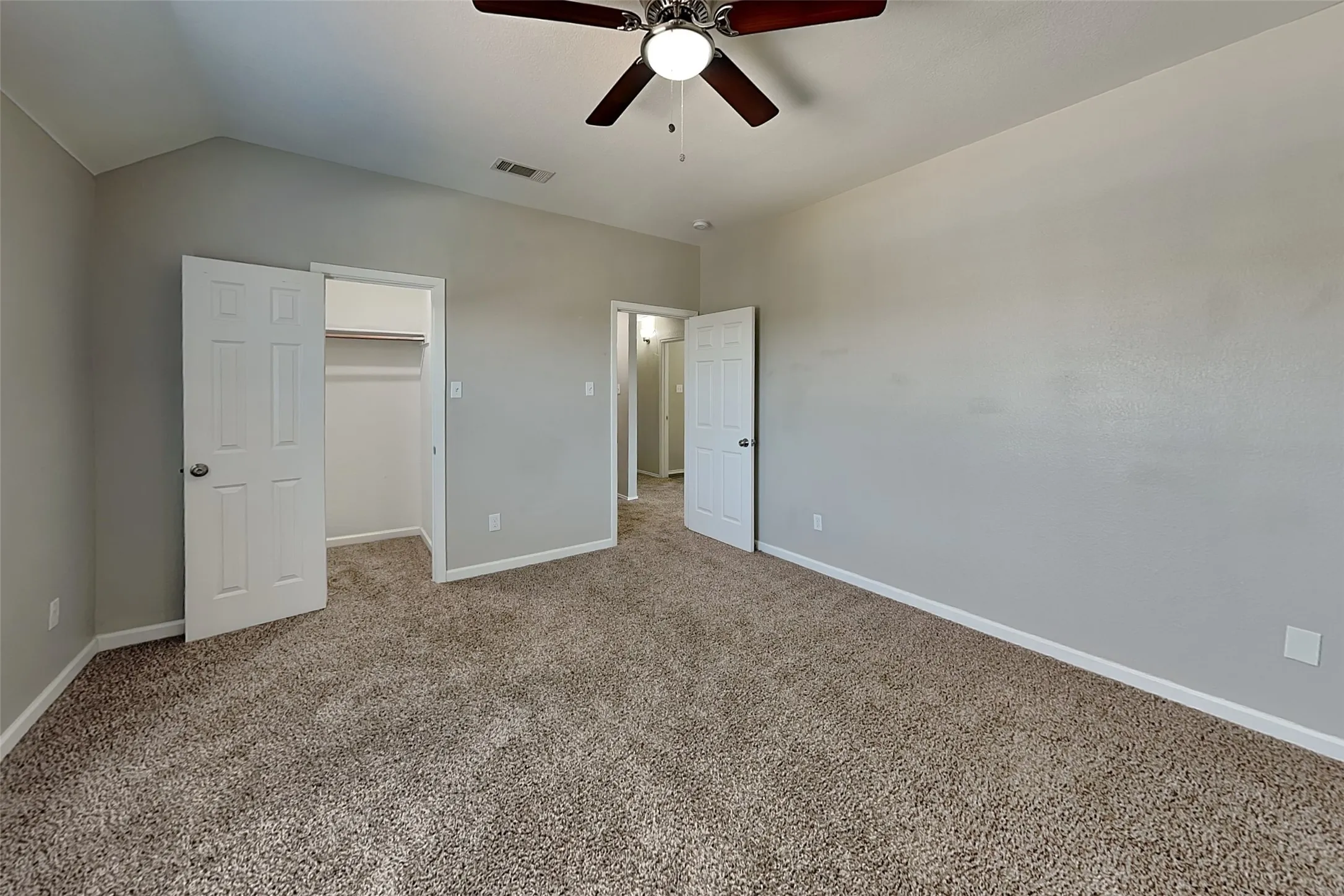 Single Family Residence For Rent in Denton County , 2617 Hilcroft Avenue, Denton, Texas 76210, 4 Bedroom, 3 Bathroom, 2 Garage spaces, 2,527 Sqft, built in 2002, mls#21367268, Real Estate Agent in Denton, Homes For Rent in Denton county, Homes For Rent in Denton, Realtor in Denton Texas, Real Estate Brokerage Independent Realty Texas, Luminita Cordes Realtor
