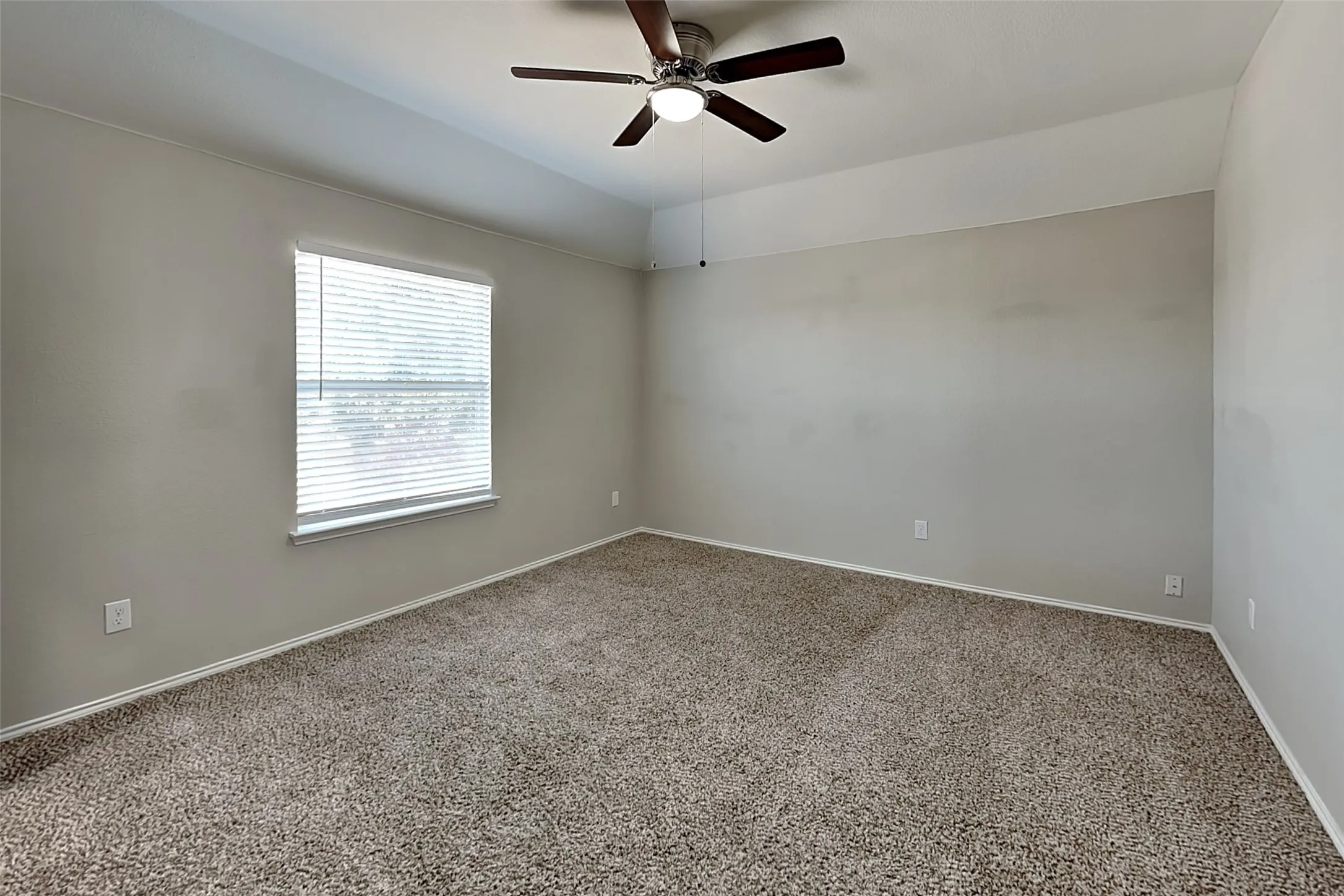 Single Family Residence For Rent in Denton County , 2617 Hilcroft Avenue, Denton, Texas 76210, 4 Bedroom, 3 Bathroom, 2 Garage spaces, 2,527 Sqft, built in 2002, mls#21367268, Real Estate Agent in Denton, Homes For Rent in Denton county, Homes For Rent in Denton, Realtor in Denton Texas, Real Estate Brokerage Independent Realty Texas, Luminita Cordes Realtor