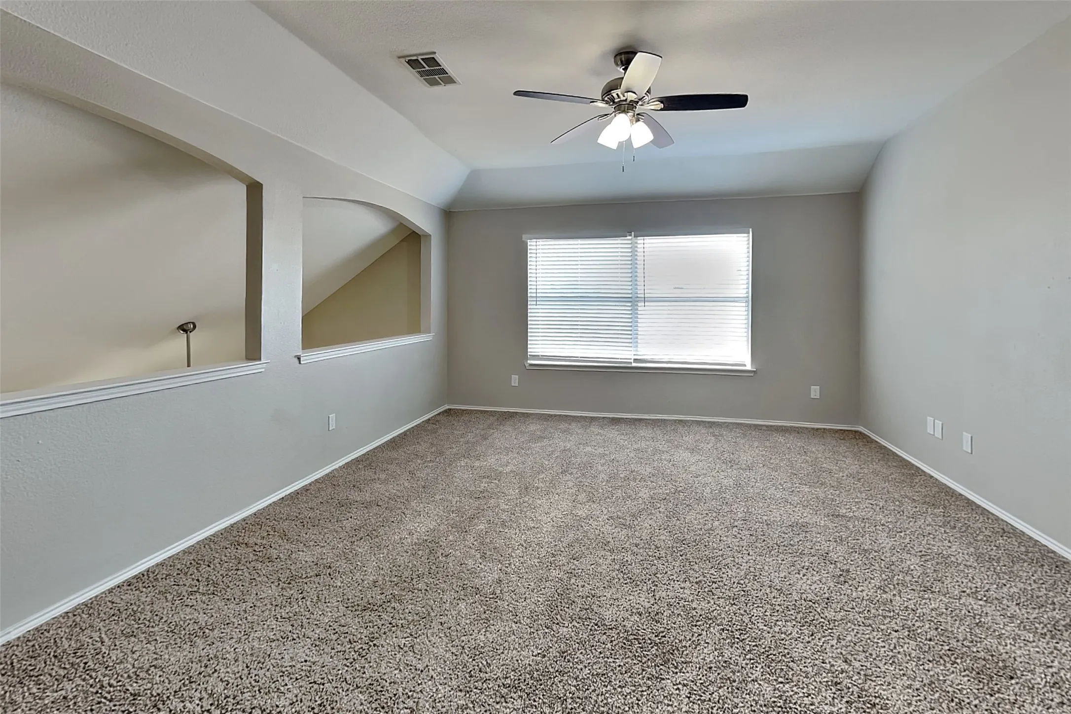 Single Family Residence For Rent in Denton County , 2617 Hilcroft Avenue, Denton, Texas 76210, 4 Bedroom, 3 Bathroom, 2 Garage spaces, 2,527 Sqft, built in 2002, mls#21367268, Real Estate Agent in Denton, Homes For Rent in Denton county, Homes For Rent in Denton, Realtor in Denton Texas, Real Estate Brokerage Independent Realty Texas, Luminita Cordes Realtor