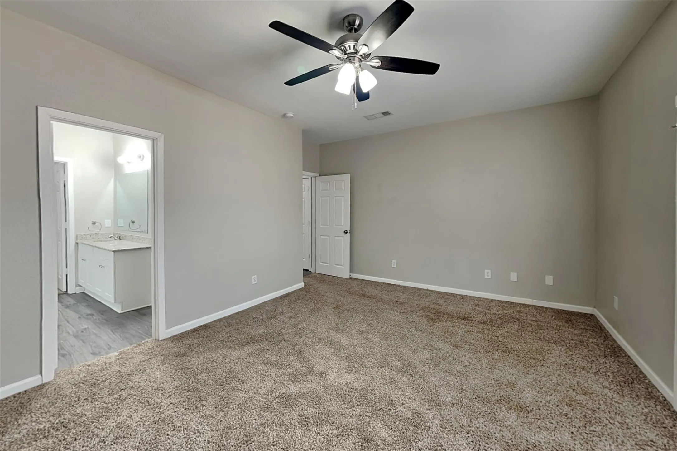 Single Family Residence For Rent in Denton County , 2617 Hilcroft Avenue, Denton, Texas 76210, 4 Bedroom, 3 Bathroom, 2 Garage spaces, 2,527 Sqft, built in 2002, mls#21367268, Real Estate Agent in Denton, Homes For Rent in Denton county, Homes For Rent in Denton, Realtor in Denton Texas, Real Estate Brokerage Independent Realty Texas, Luminita Cordes Realtor