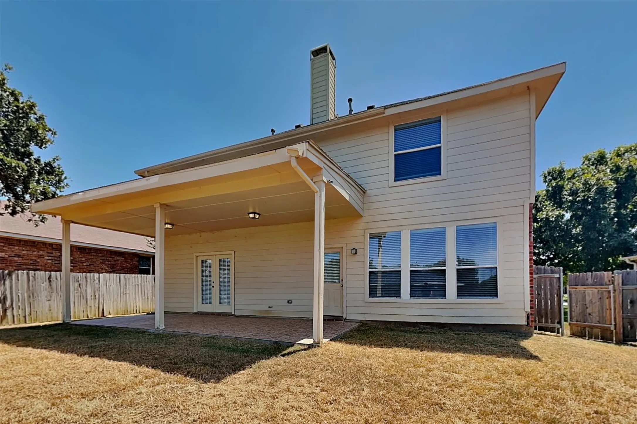 Single Family Residence For Rent in Denton County , 2617 Hilcroft Avenue, Denton, Texas 76210, 4 Bedroom, 3 Bathroom, 2 Garage spaces, 2,527 Sqft, built in 2002, mls#21367268, Real Estate Agent in Denton, Homes For Rent in Denton county, Homes For Rent in Denton, Realtor in Denton Texas, Real Estate Brokerage Independent Realty Texas, Luminita Cordes Realtor
