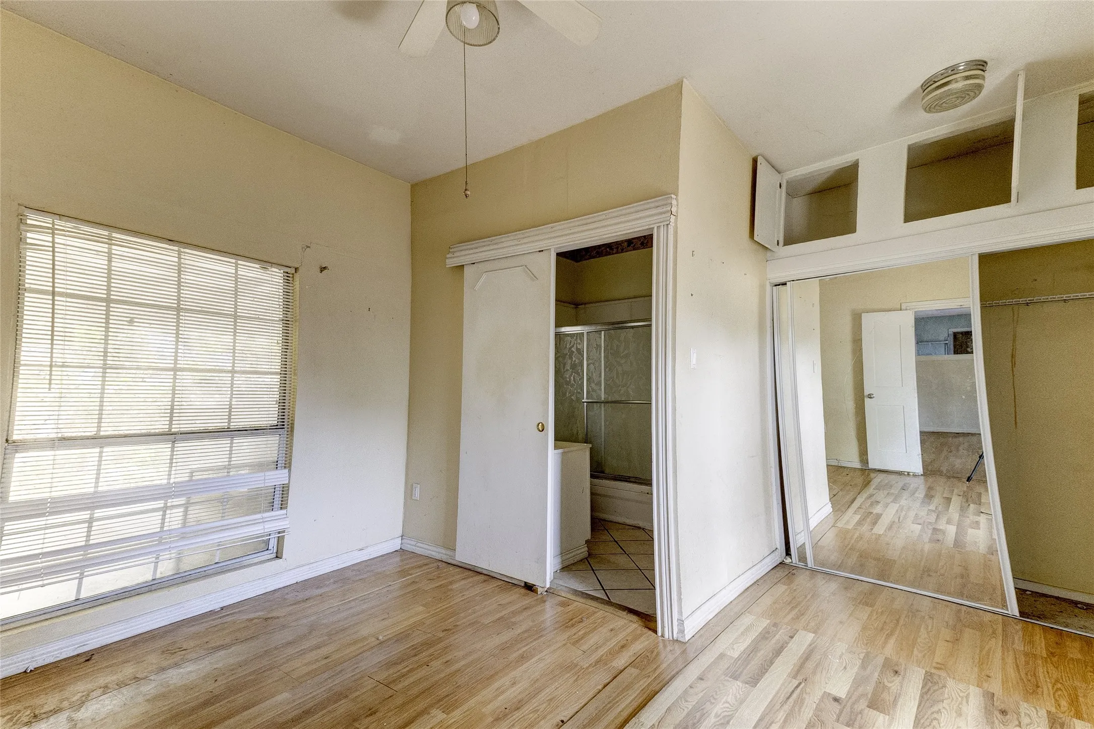 Single Family Residence For Sale in Henderson County , 612 Legendary Lane, Gun Barrel City, Texas 75156, 2 Bedroom, 2 Bathroom, 2 Garage spaces, 1,496 Sqft, built in 1970, mls#21367270, Real Estate Agent in Gun Barrel City, Homes For Sale in Henderson county, Homes For Sale in Gun Barrel City, Realtor in Gun Barrel City Texas, Real Estate Brokerage Independent Realty Texas, Luminita Cordes Realtor